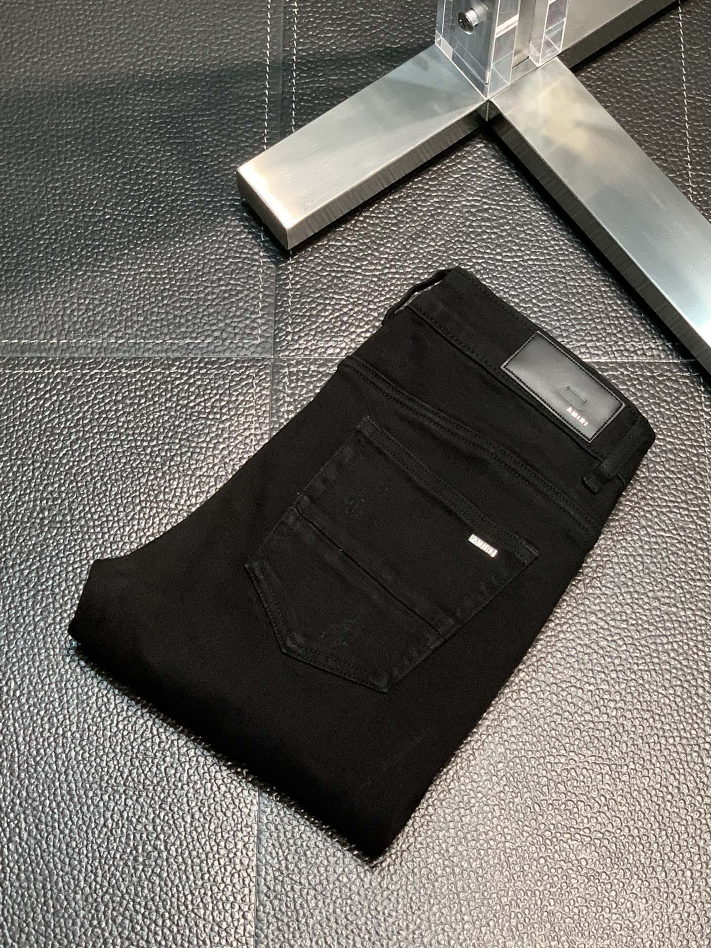 「#1855」Amiri slim fit petite straight jeans