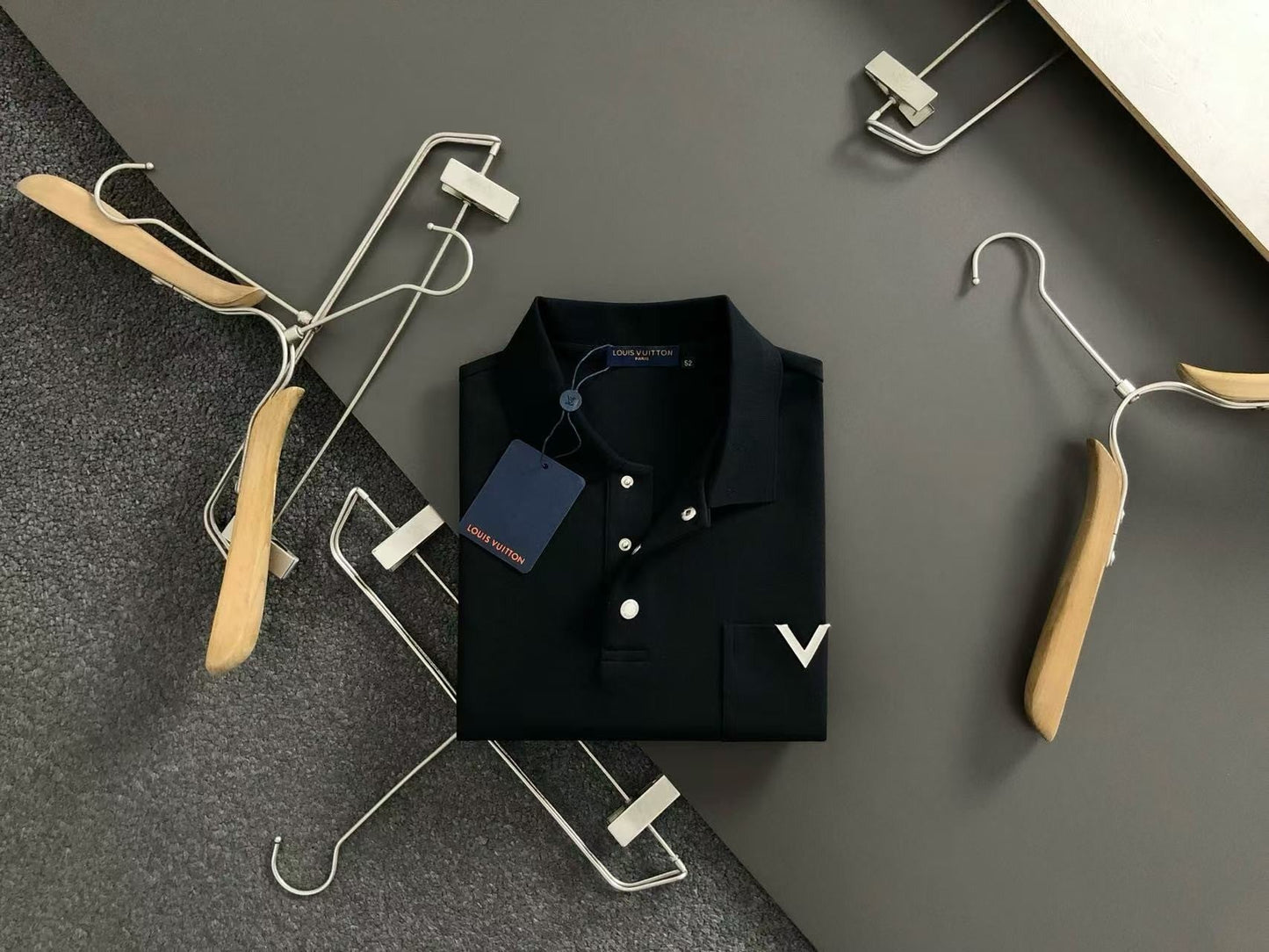 「#4255」Louis Vuitton new imported polo T-shirt with metal pocket inserts