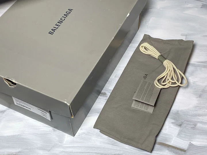 Track 2.0 Trainer 'Beige'