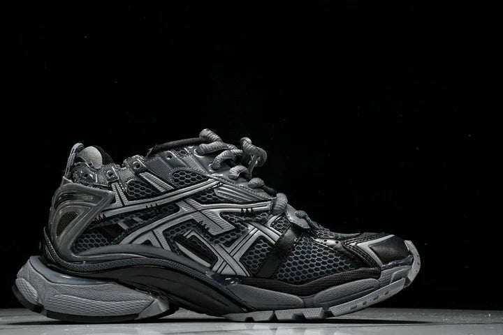 Runner 'Dark Grey Black'