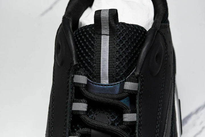 D1or B22 'Black Reflective'