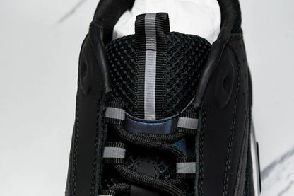 D1or B22 'Black Reflective'