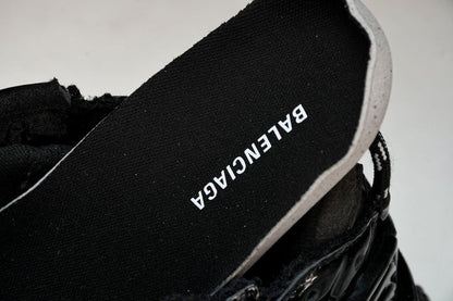 Runner 'Triple Black - Glossy'