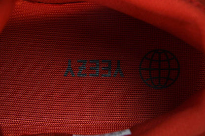 Yzy Boost 700 Hi-Res Red