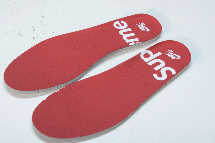 Supreme x SB Dnk Low Stars 'Mean Green'