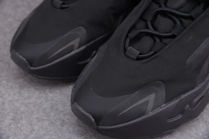 Yzy Boost 700 MNVN Black