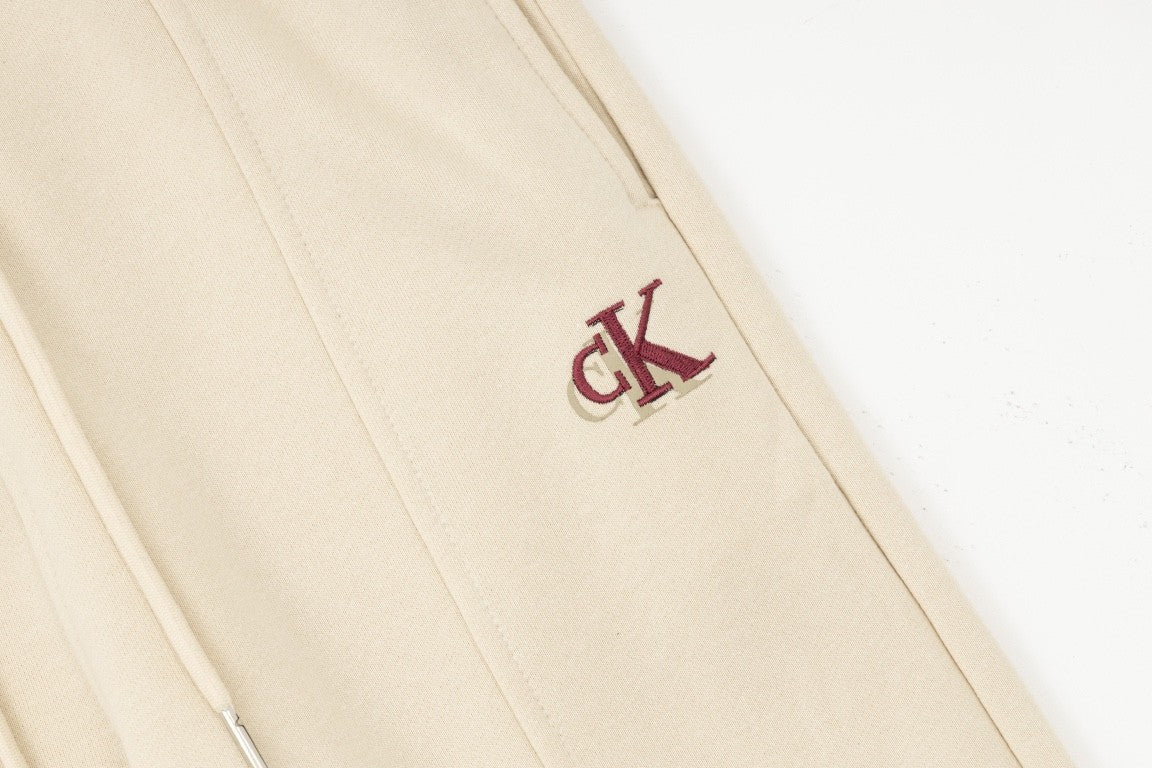 「#1605」Calvin Klein embroidered logo two piece cream sweatpants