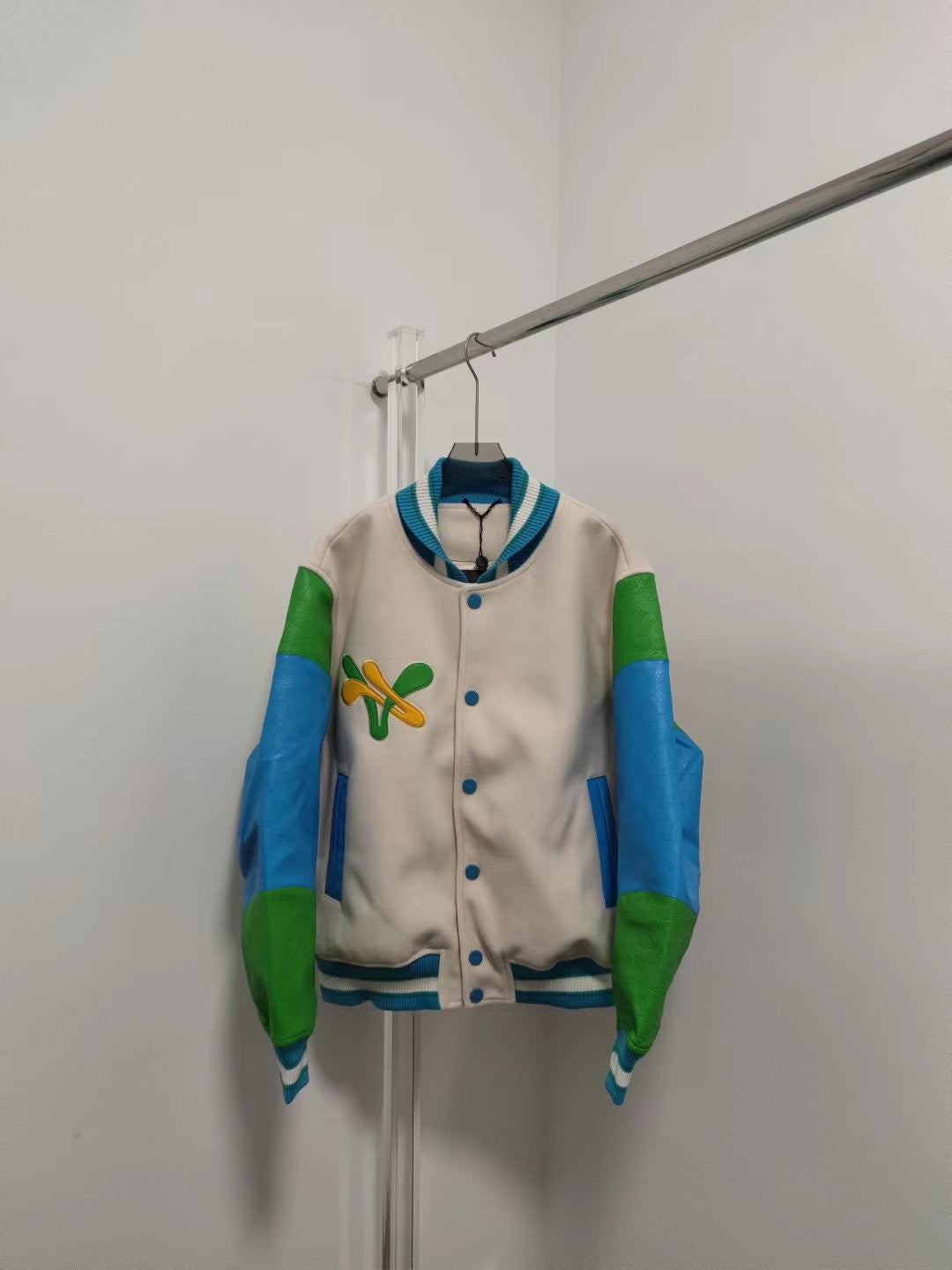 「#1810」Louis Vuitton Early spring show baseball jacket