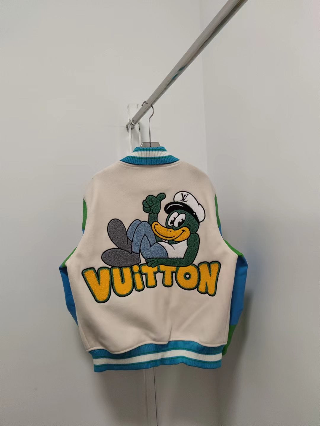 「#1810」Louis Vuitton Early spring show baseball jacket