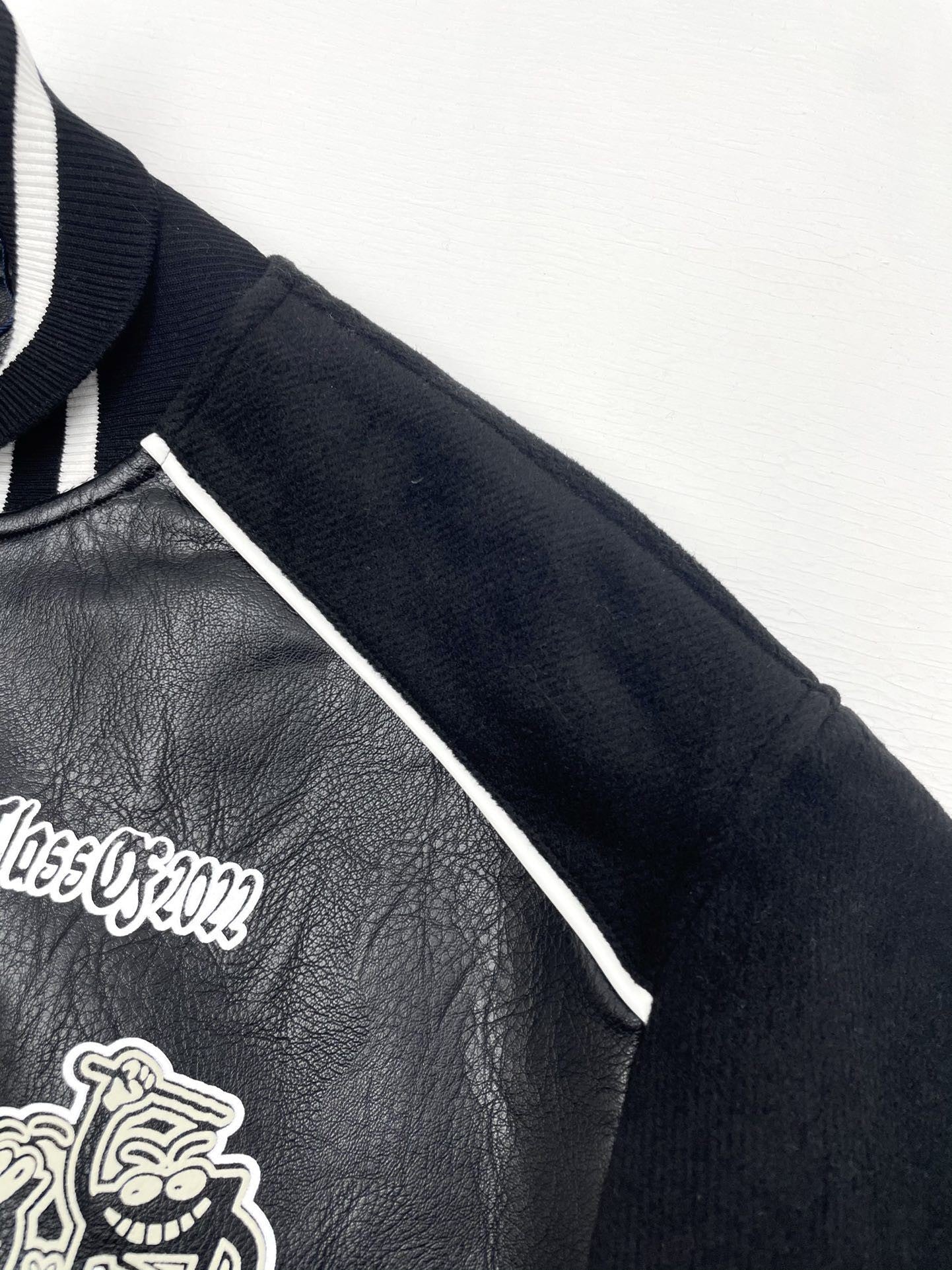 「#1811」Louis Vuitton Baseball blouson jacket with sheepskin body and wool sleeves)