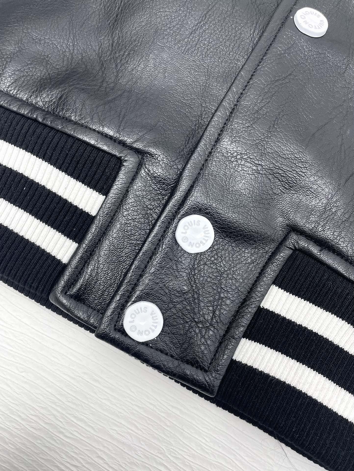 「#1811」Louis Vuitton Baseball blouson jacket with sheepskin body and wool sleeves)
