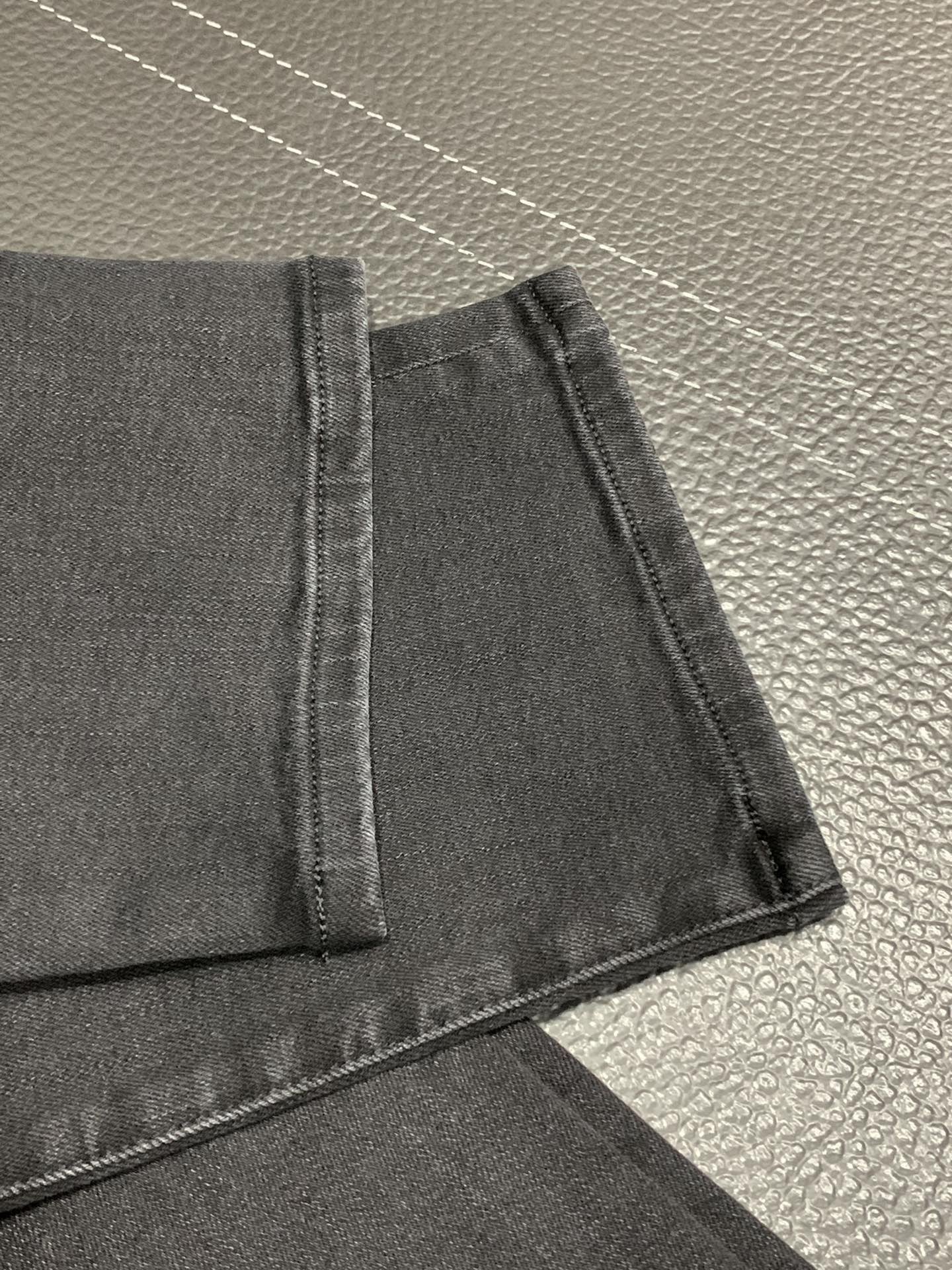 「#1828」Amiri slim fit petite straight jeans