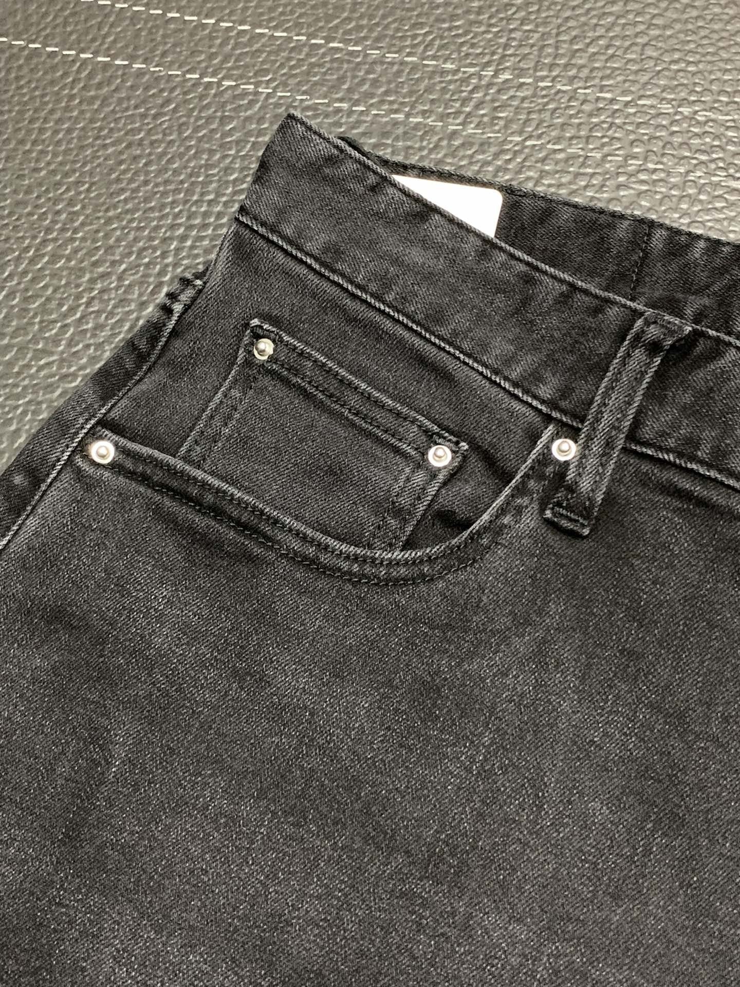 「#1828」Amiri slim fit petite straight jeans