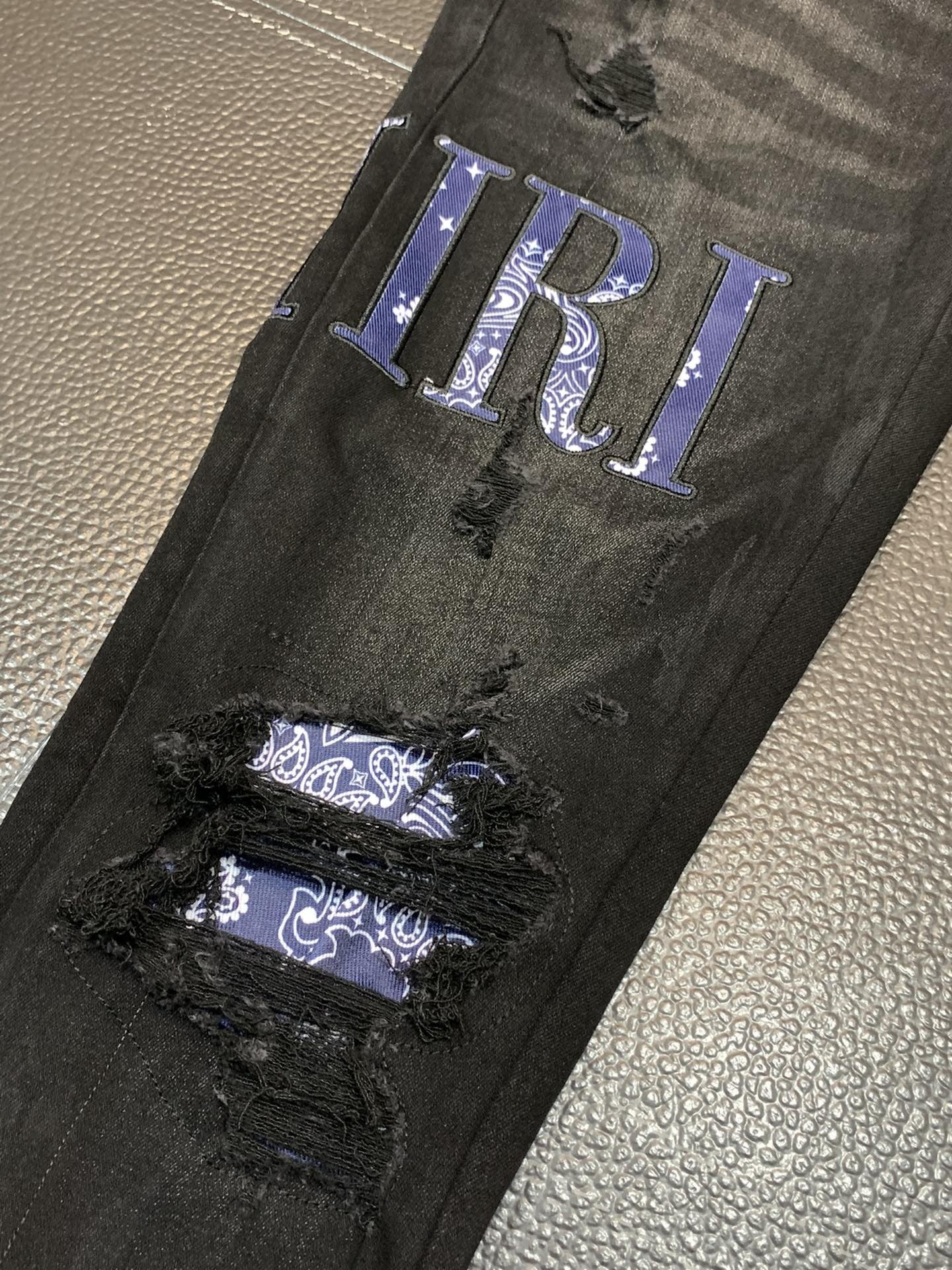 「#1830」Amiri slim fit petite straight jeans
