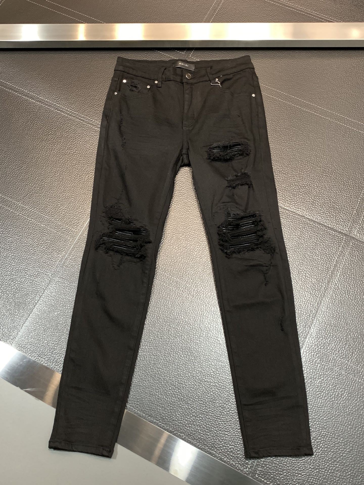 「#1831」Amiri slim fit petite straight jeans