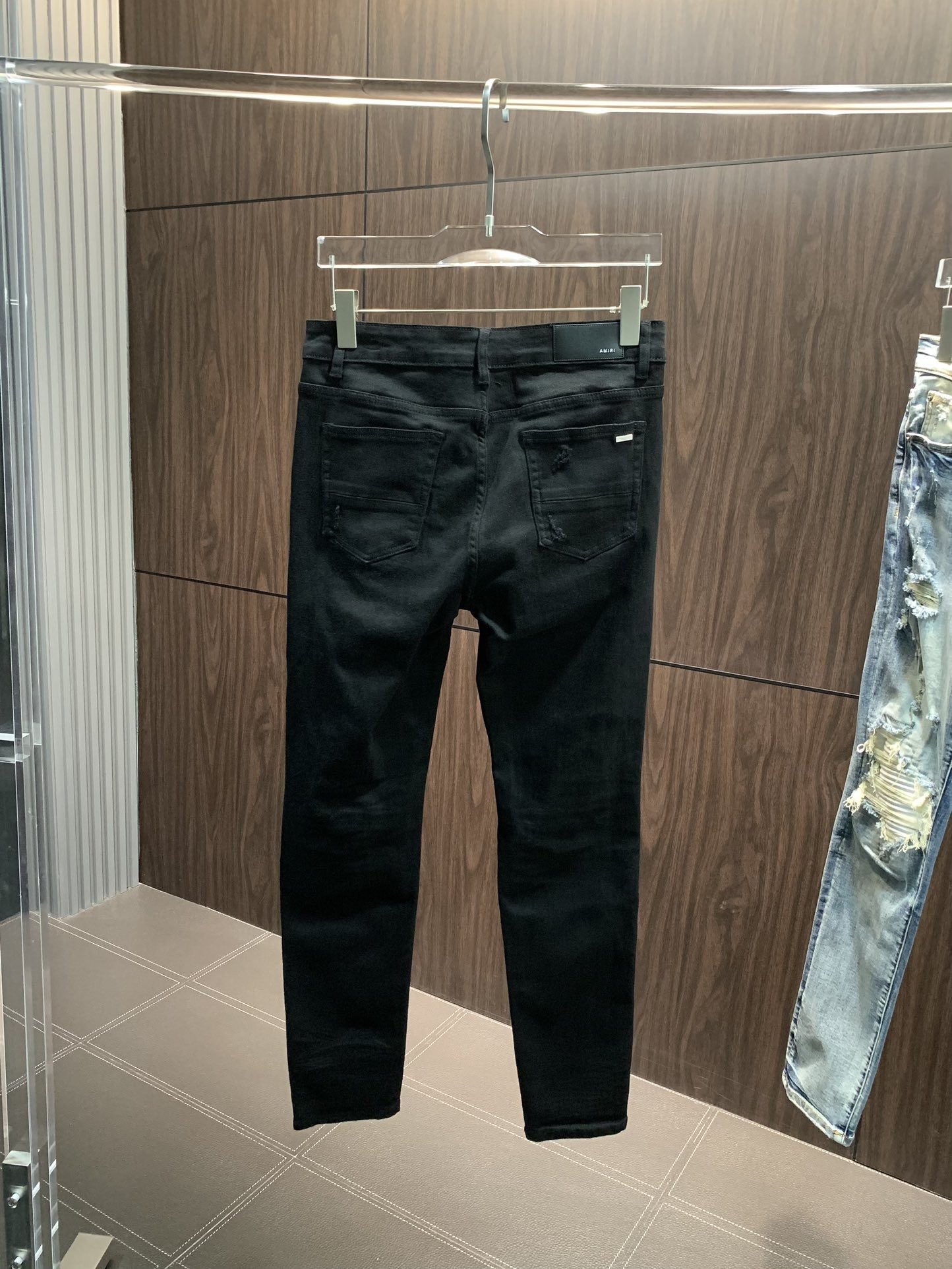 「#1831」Amiri slim fit petite straight jeans