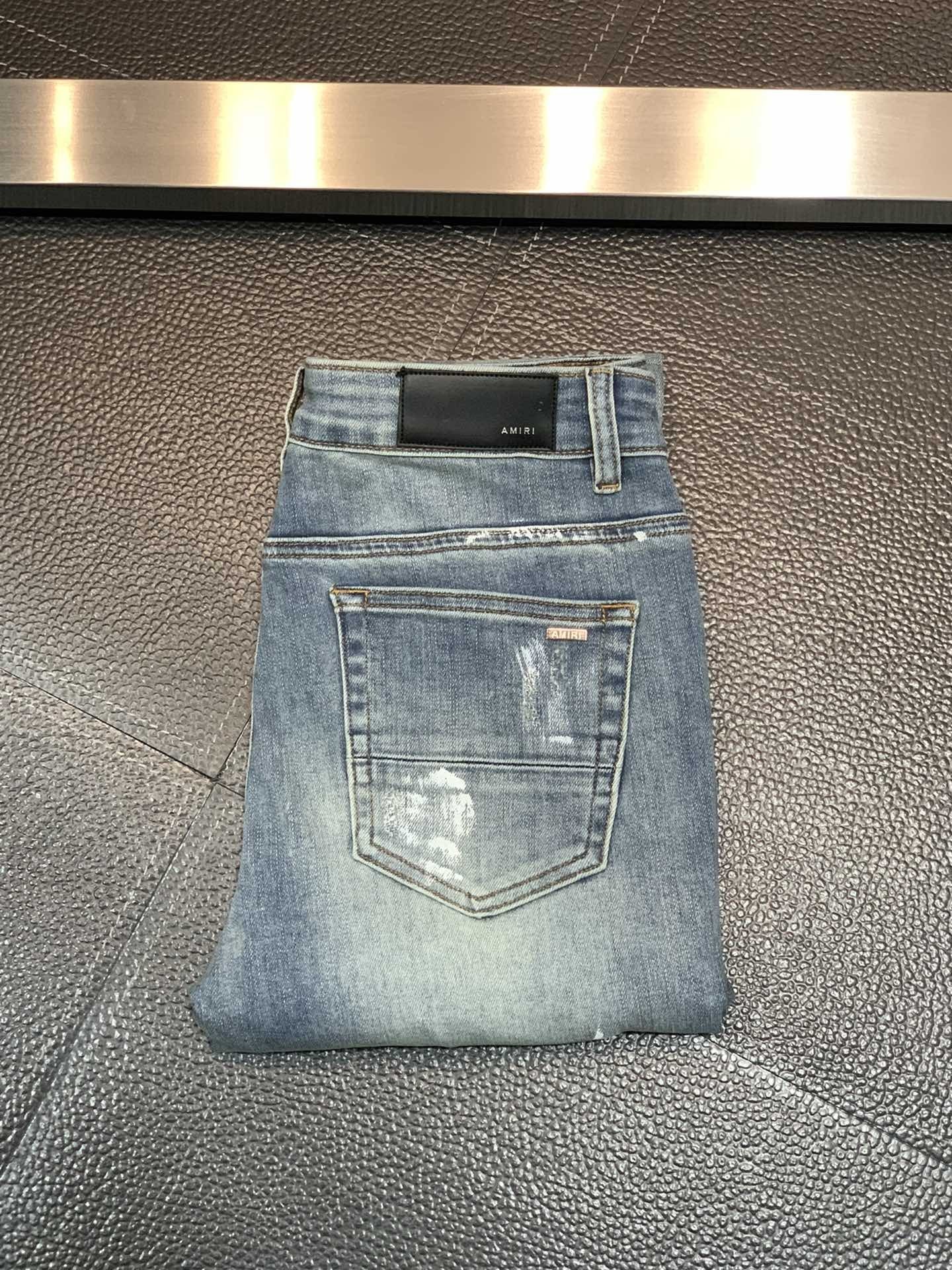 「#1832」Amiri slim fit petite straight jeans