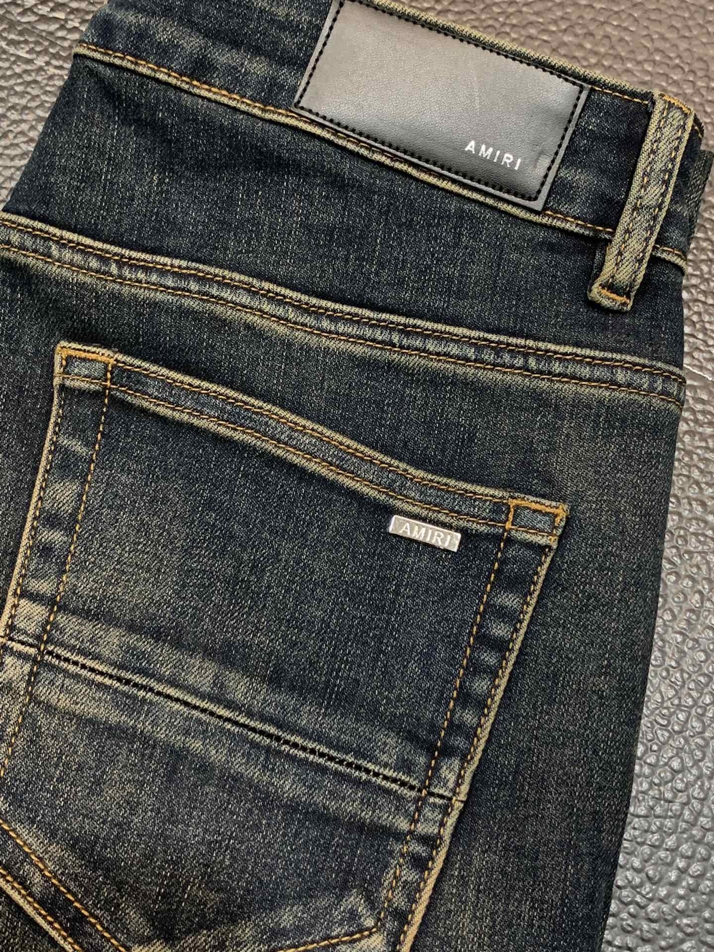 「#1843」Amiri slim fit petite straight jeans