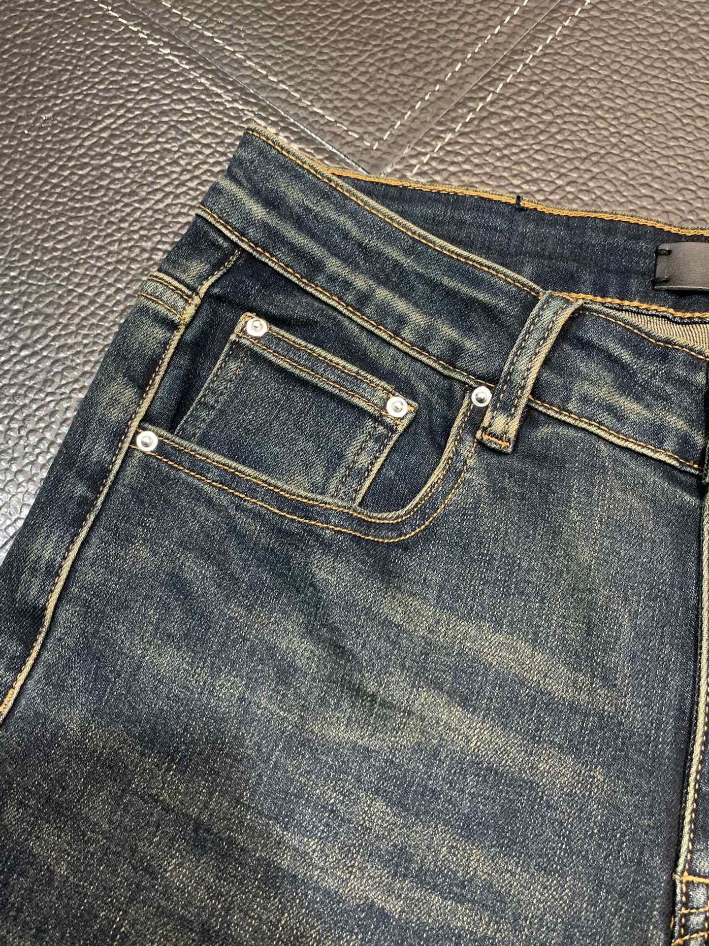 「#1843」Amiri slim fit petite straight jeans