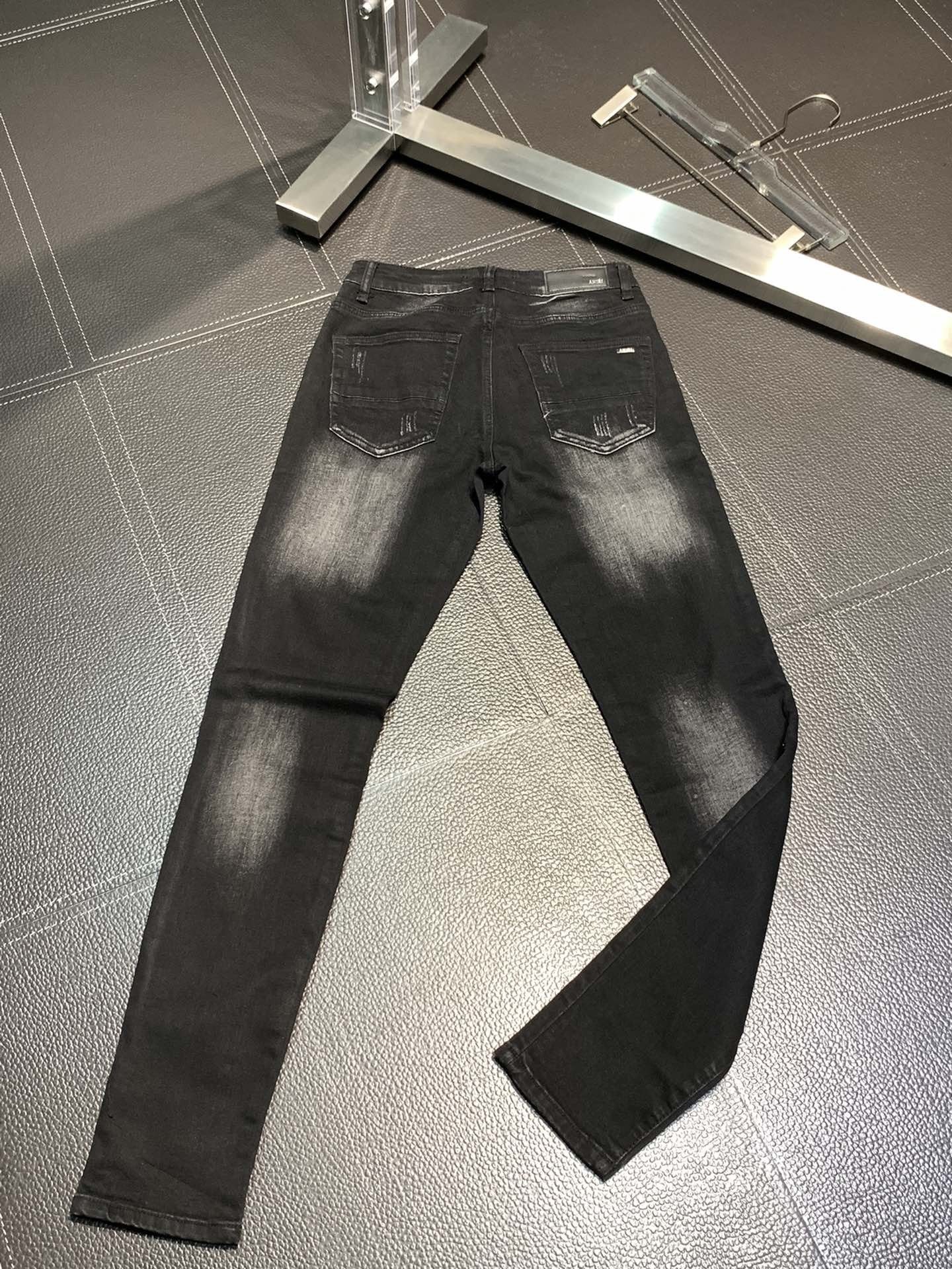 「#1844」Amiri slim fit petite straight jeans