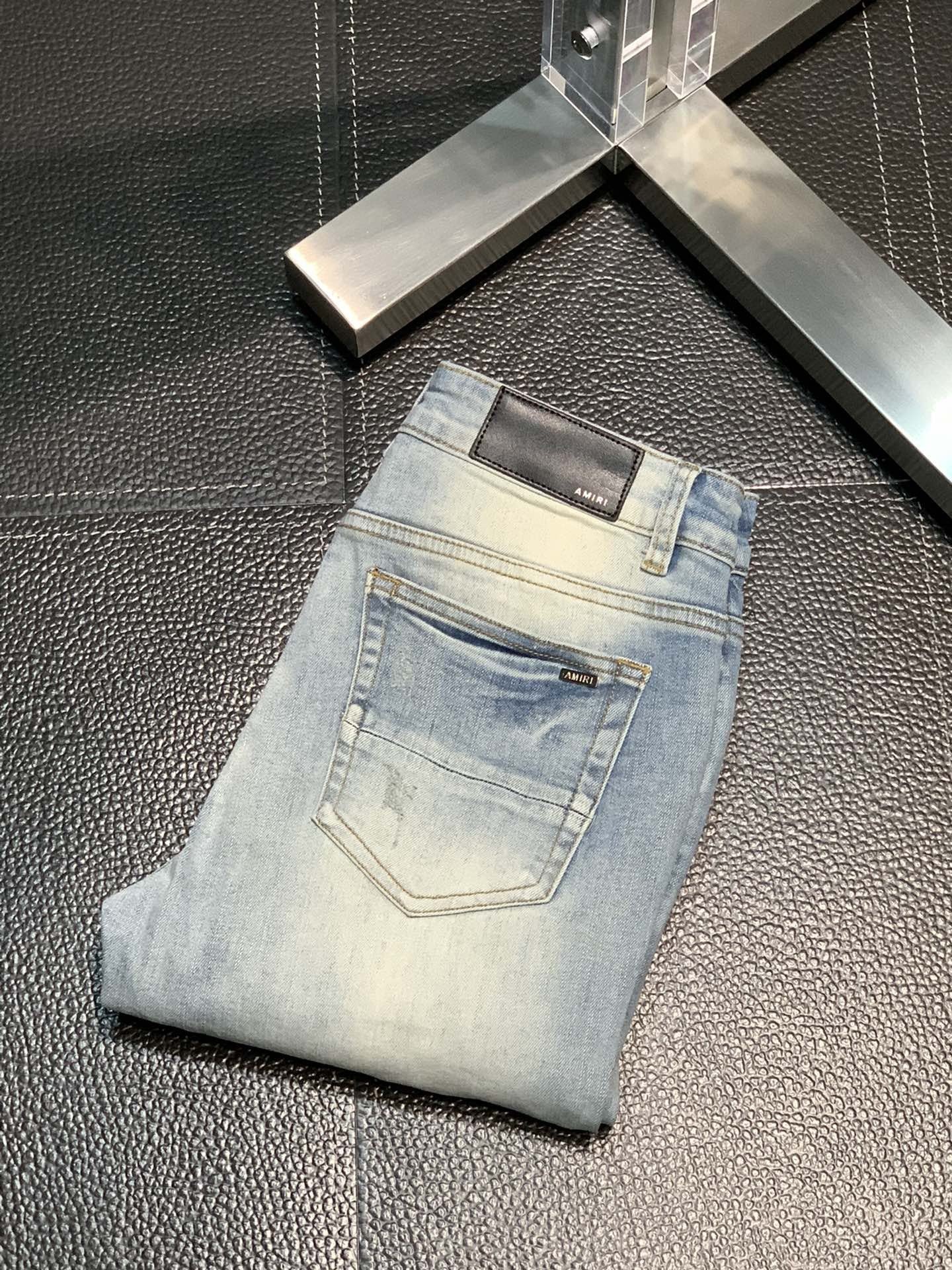 「#1845」Amiri slim fit petite straight jeans