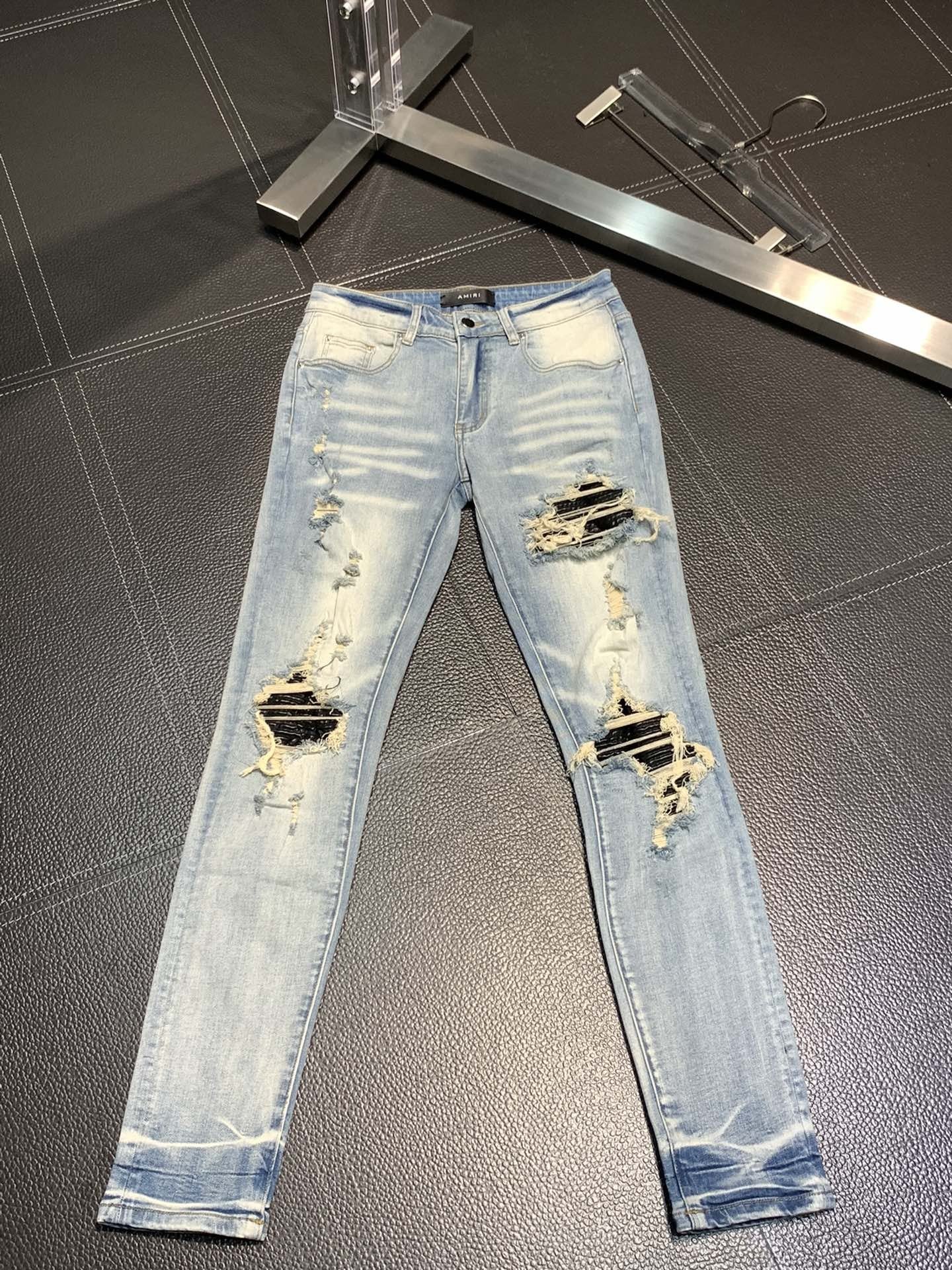 「#1845」Amiri slim fit petite straight jeans