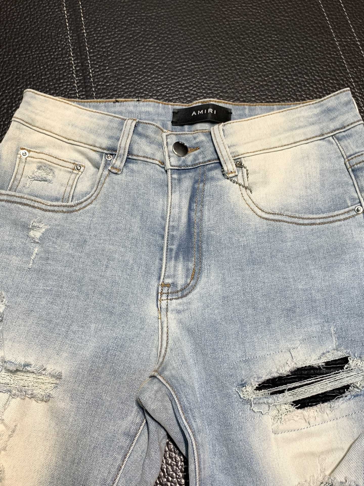 「#1846」Amiri slim fit petite straight jeans