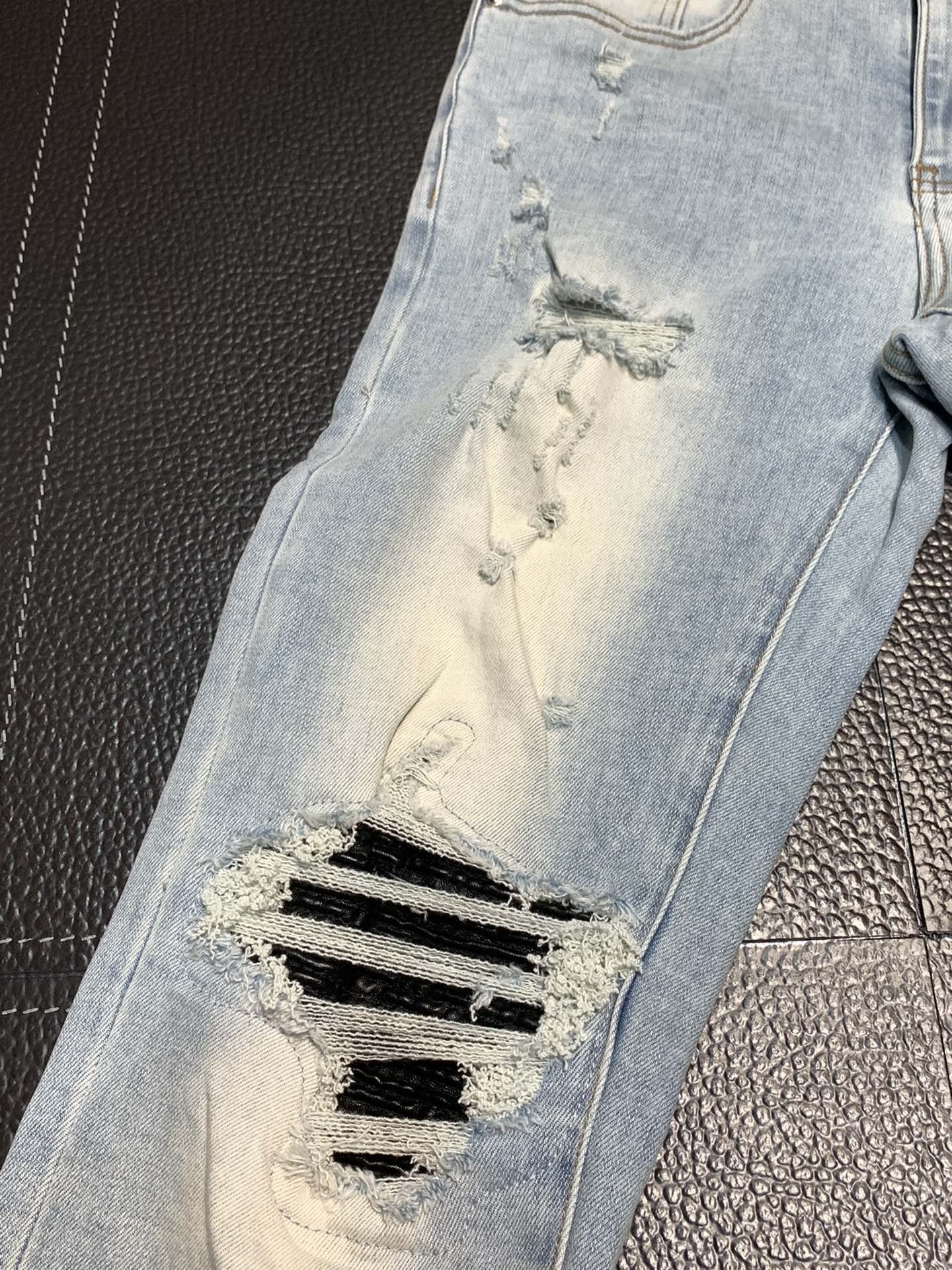 「#1846」Amiri slim fit petite straight jeans
