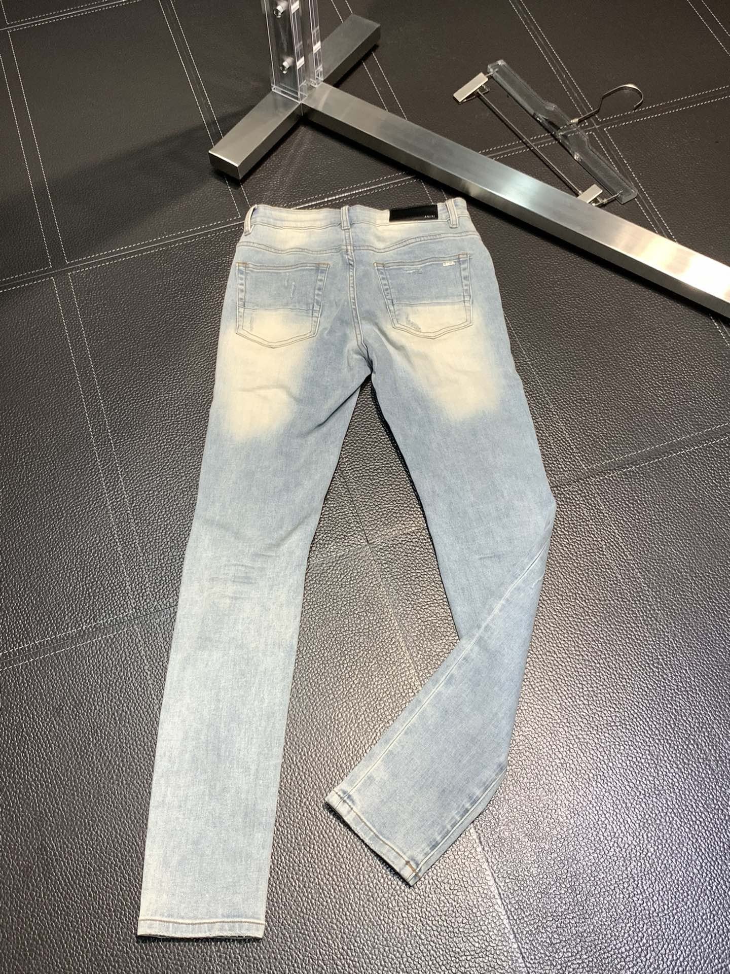 「#1846」Amiri slim fit petite straight jeans