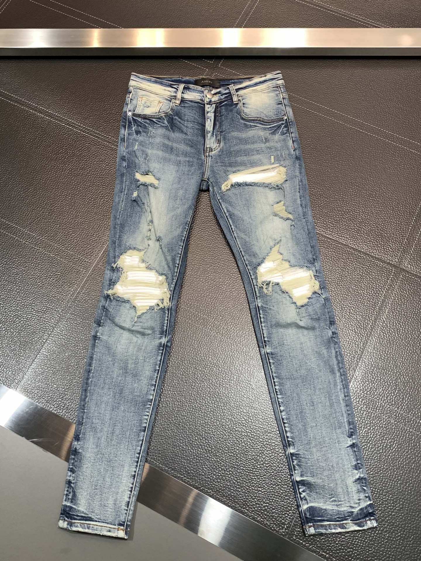 「#1847」Amiri slim fit petite straight jeans