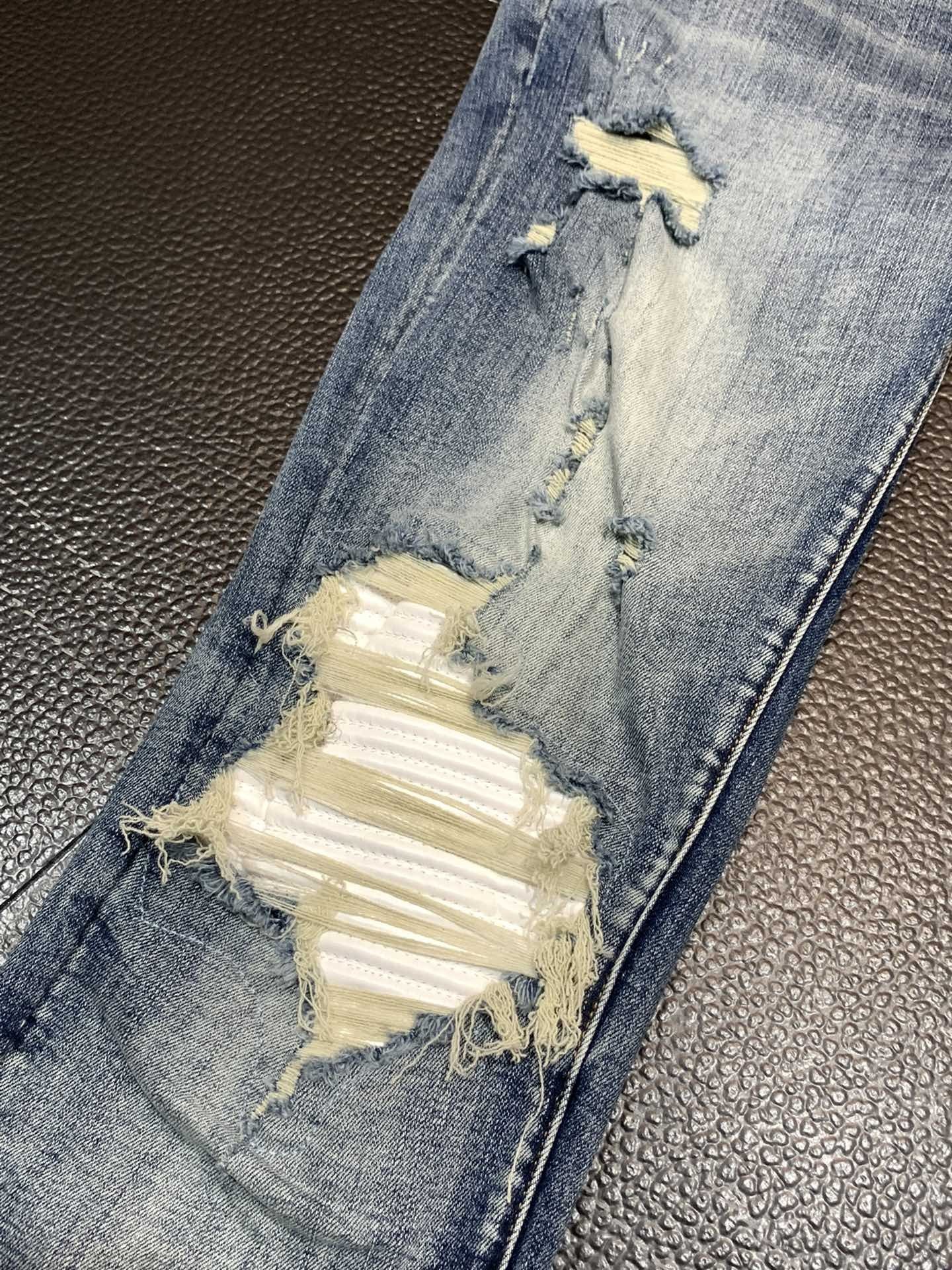 「#1847」Amiri slim fit petite straight jeans