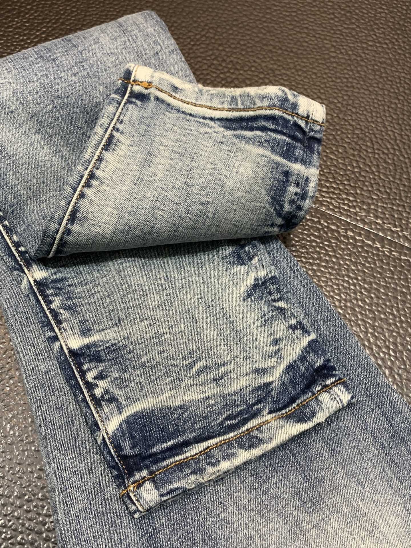 「#1847」Amiri slim fit petite straight jeans