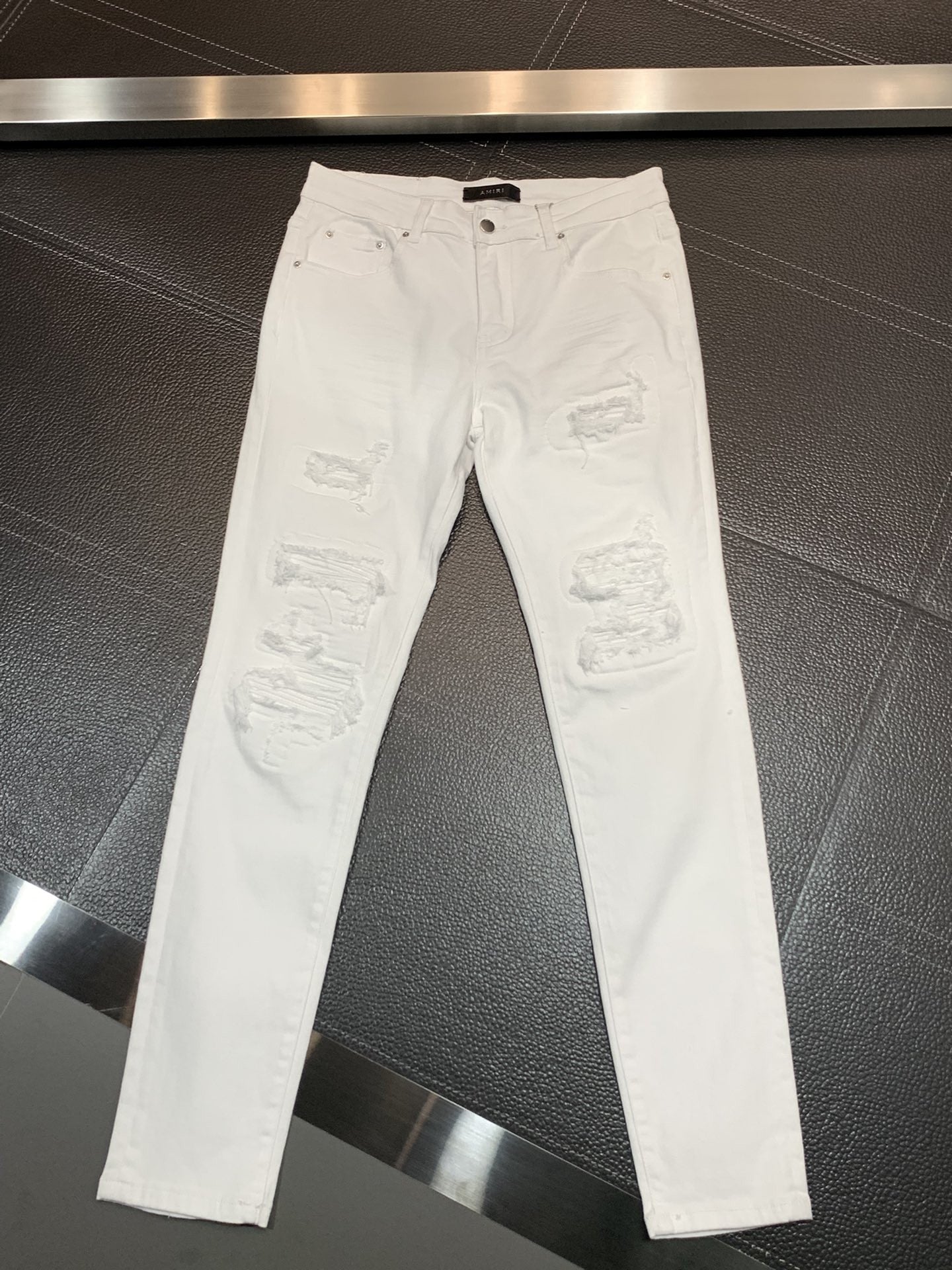 「#1849」Amiri slim fit petite straight jeans