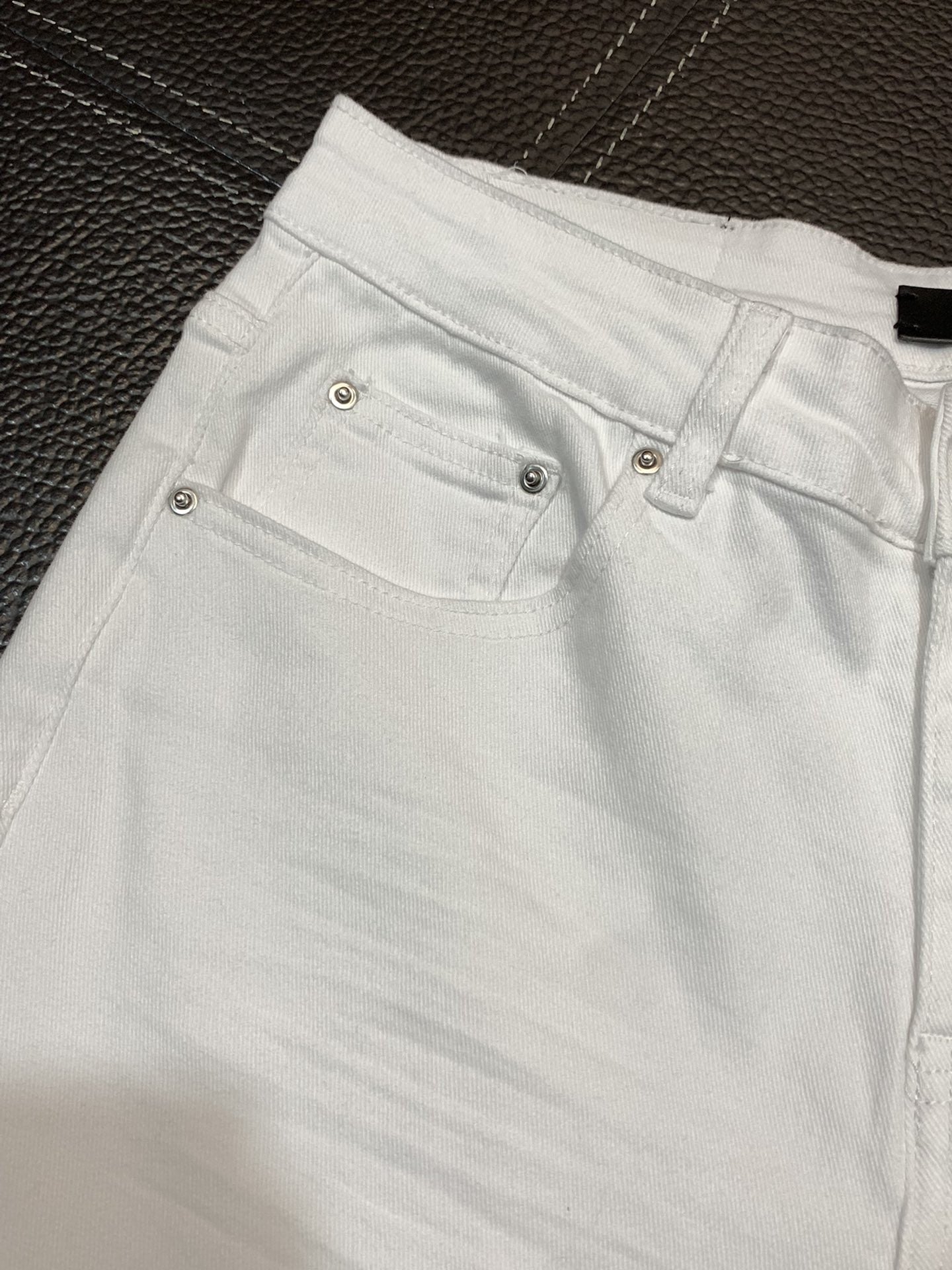 「#1849」Amiri slim fit petite straight jeans