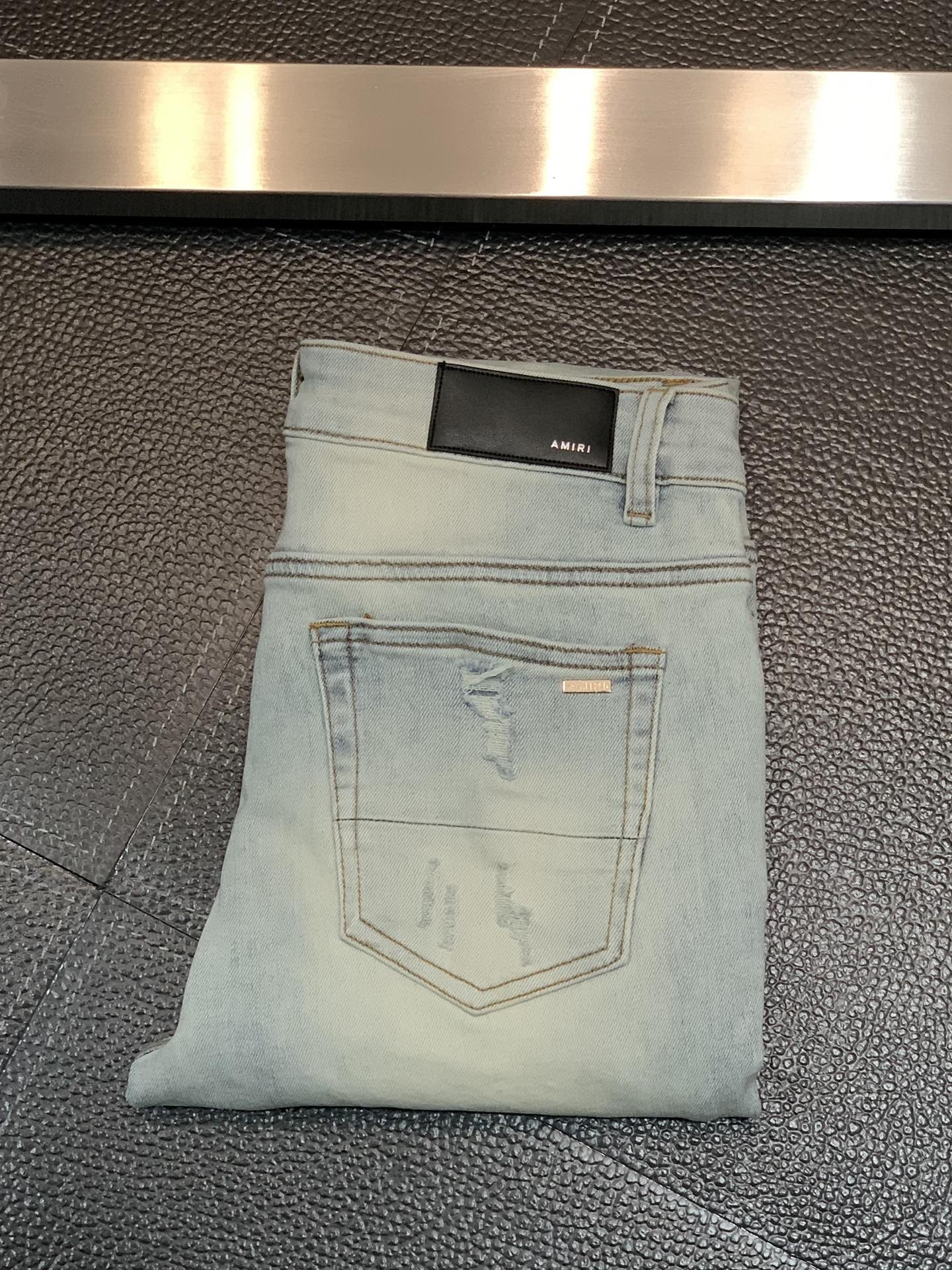 「#1851」Amiri slim fit petite straight jeans
