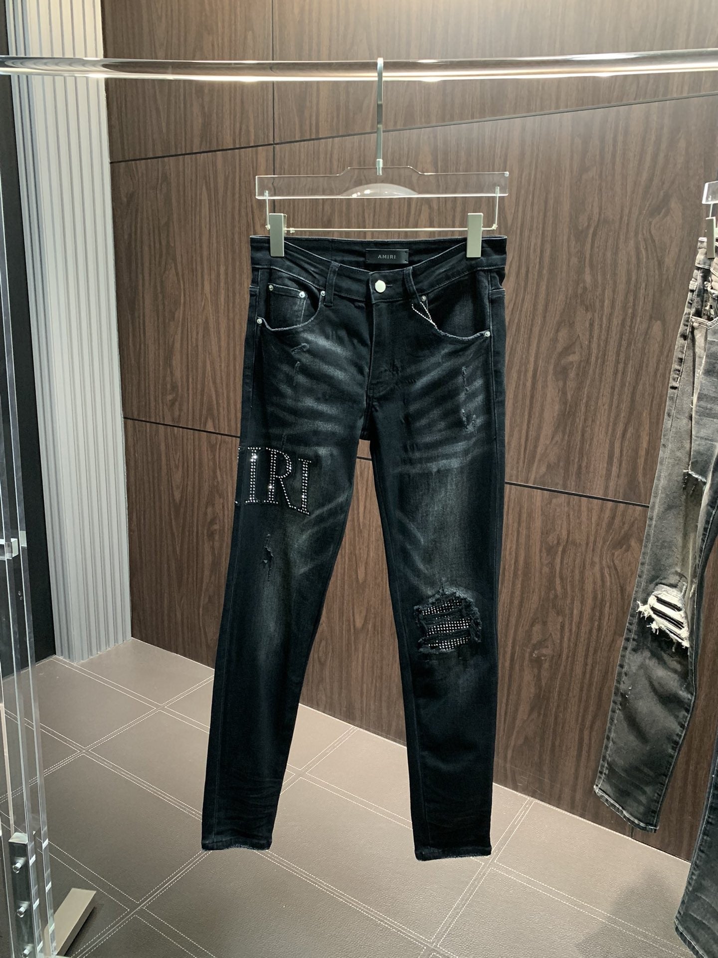 「#1852」Amiri slim fit petite straight jeans