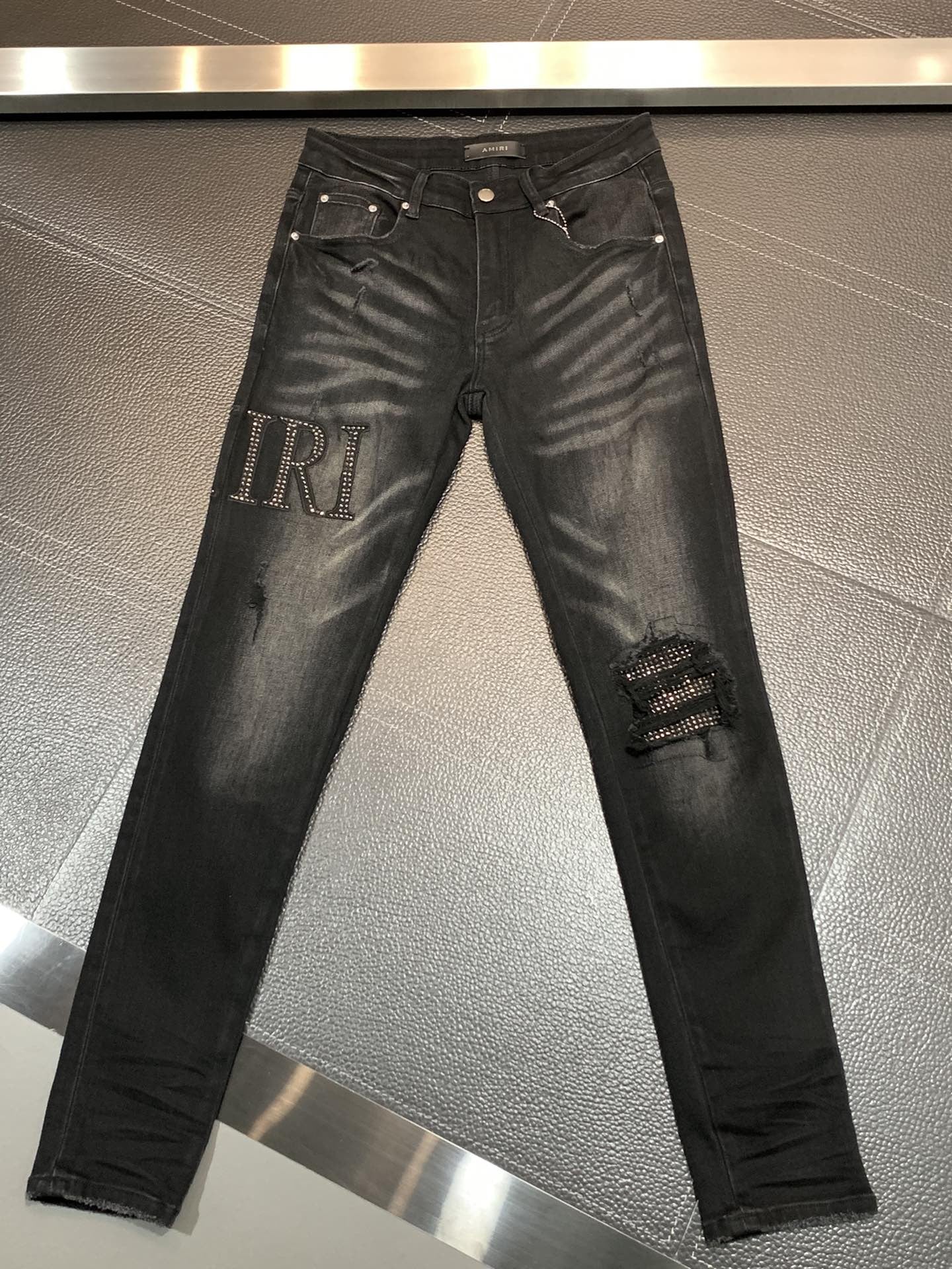 「#1852」Amiri slim fit petite straight jeans