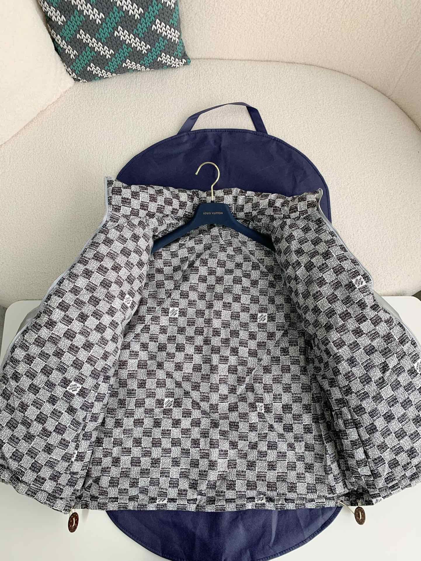 「#2099」LOUIS VUITTON LOGO Down Jacket