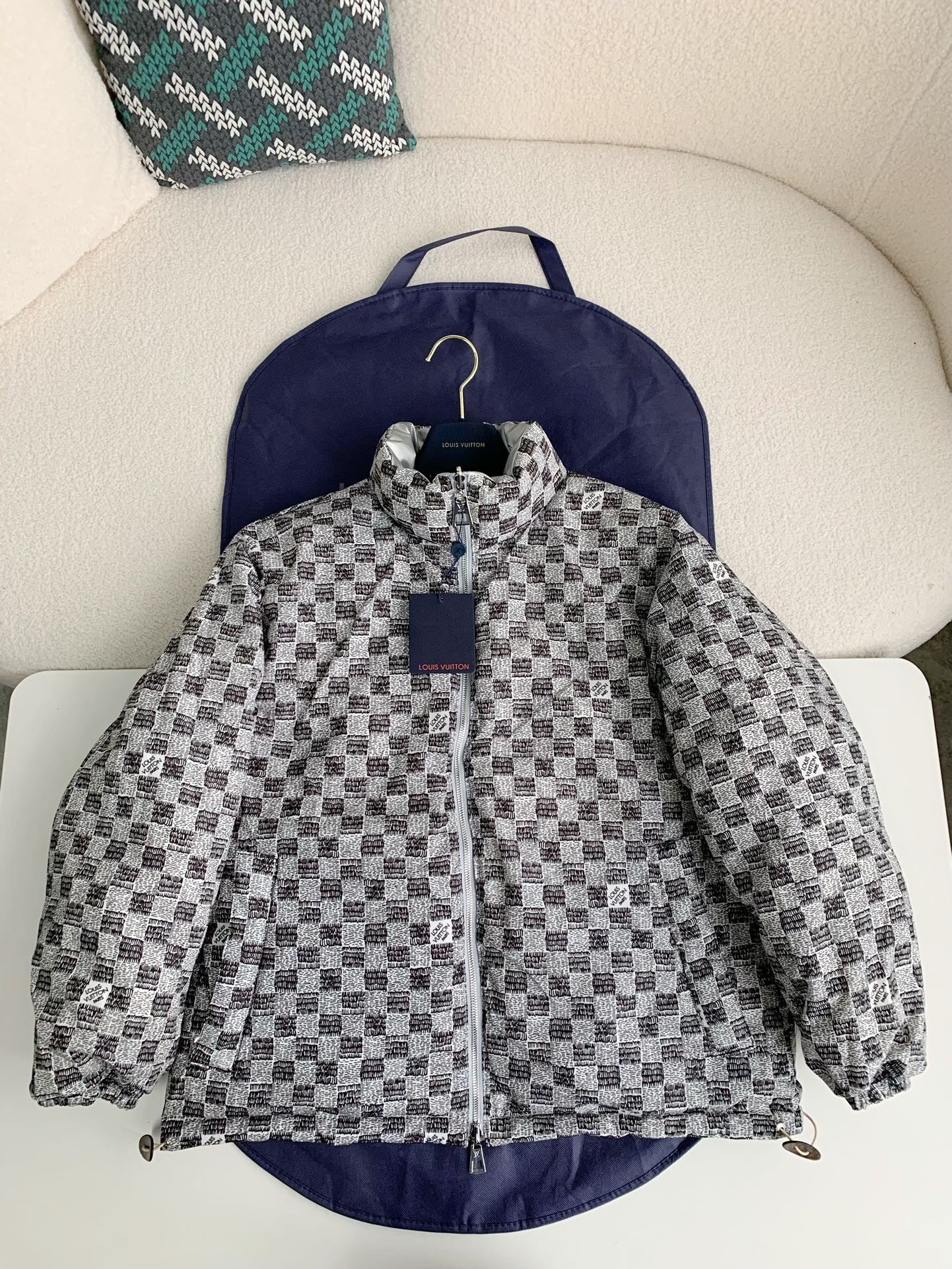 「#2099」LOUIS VUITTON LOGO Down Jacket