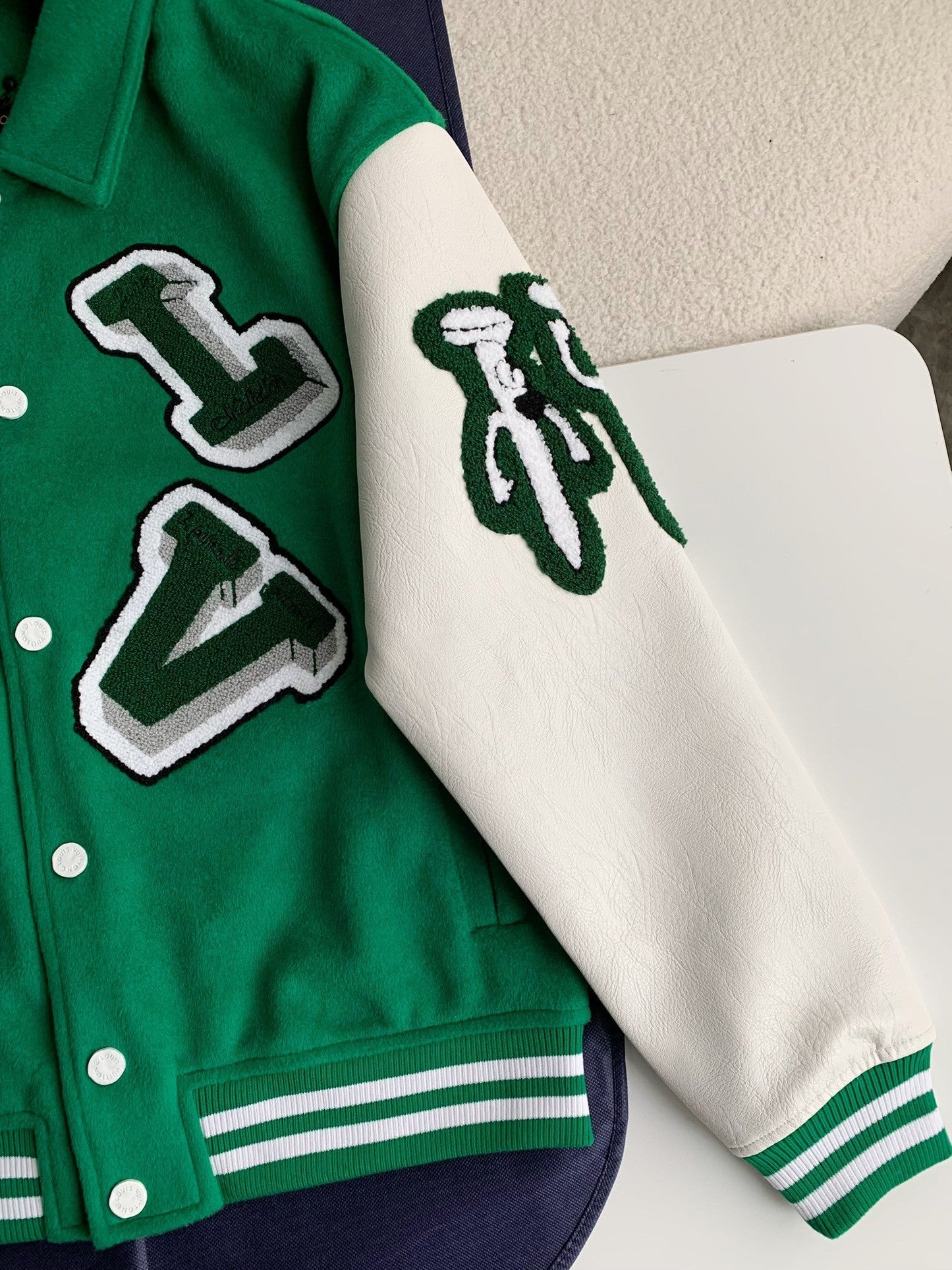 「#2329」Louis Vuitton Varsity Jackets (Copie)