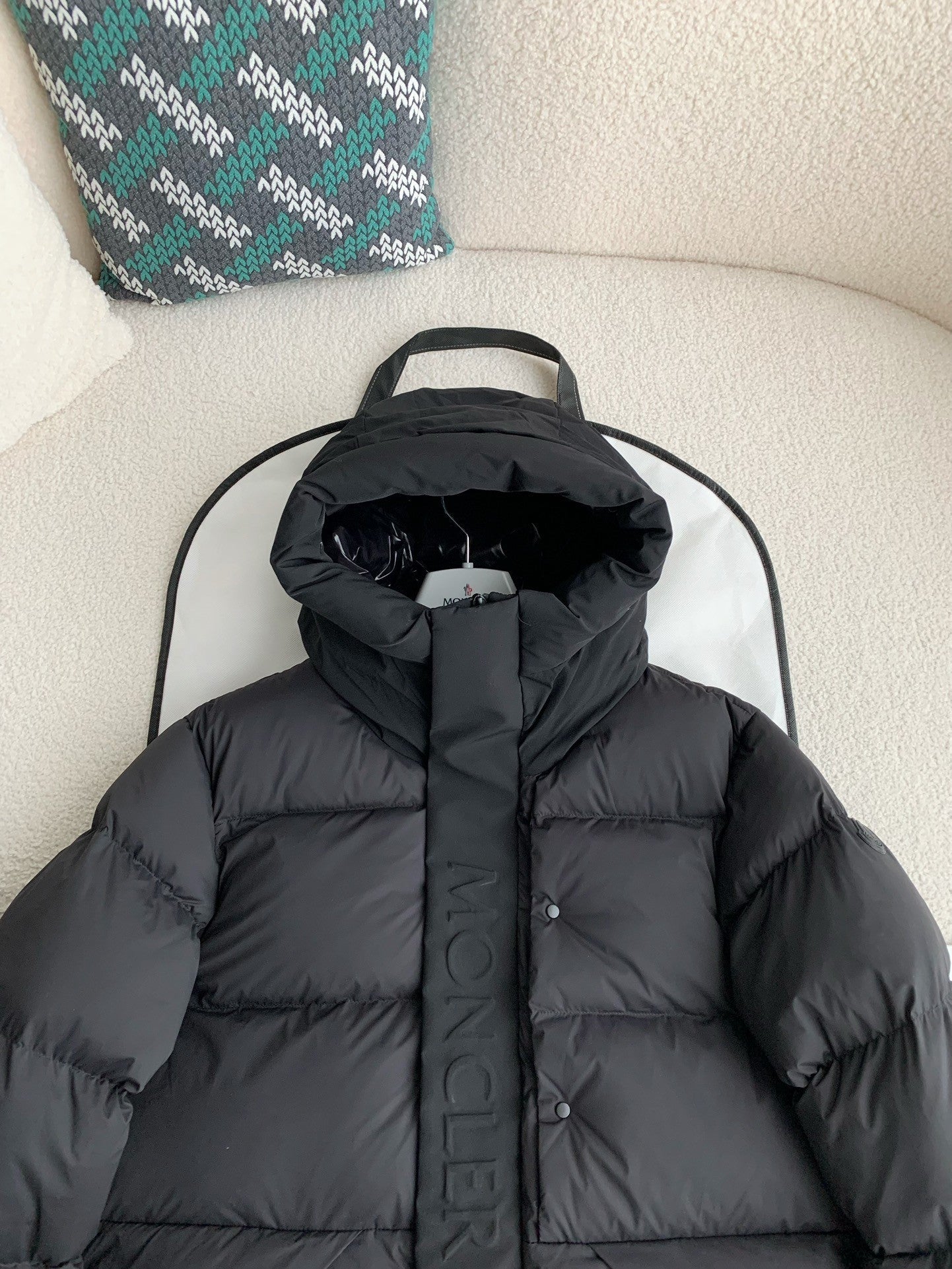 「#2345」Moncler Montbeliard down jacket
