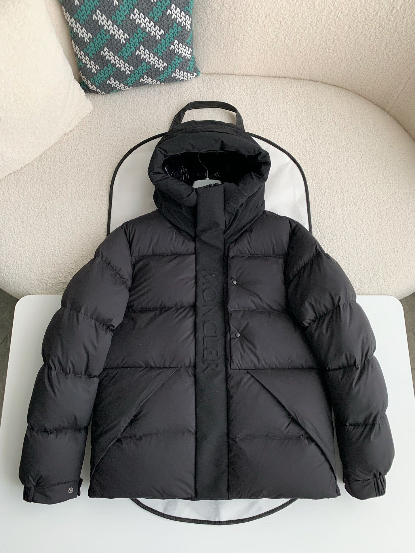 「#2345」Moncler Montbeliard down jacket