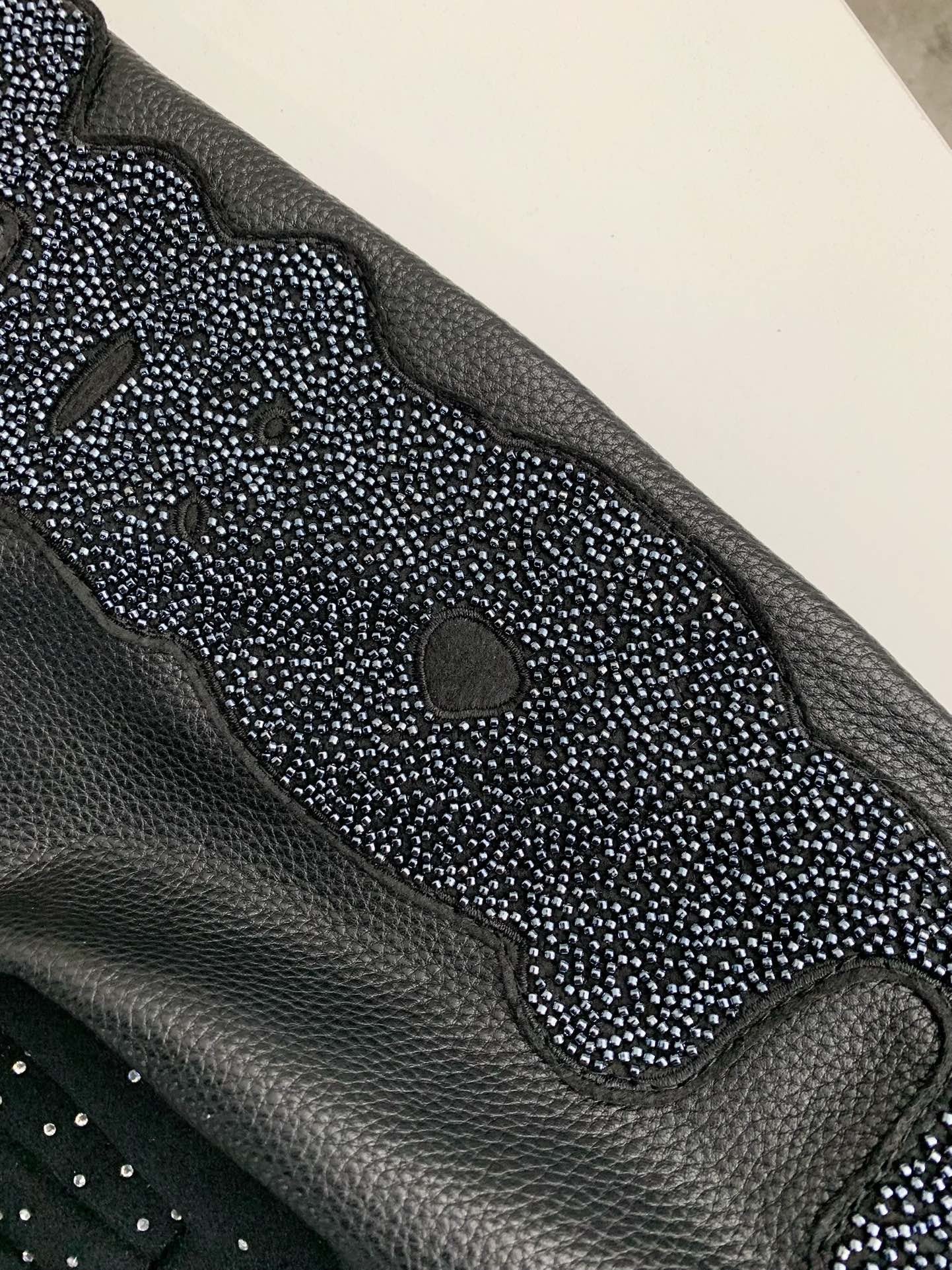 「#2603」Louis Vuitton FW23 lettered beaded embroidered leather jacket