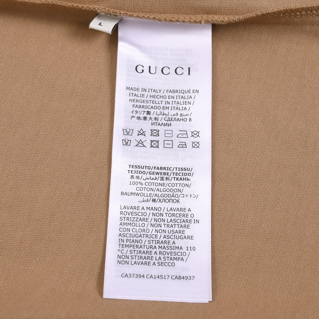 「#2842」Gucci Gradient Letter Logot shirt