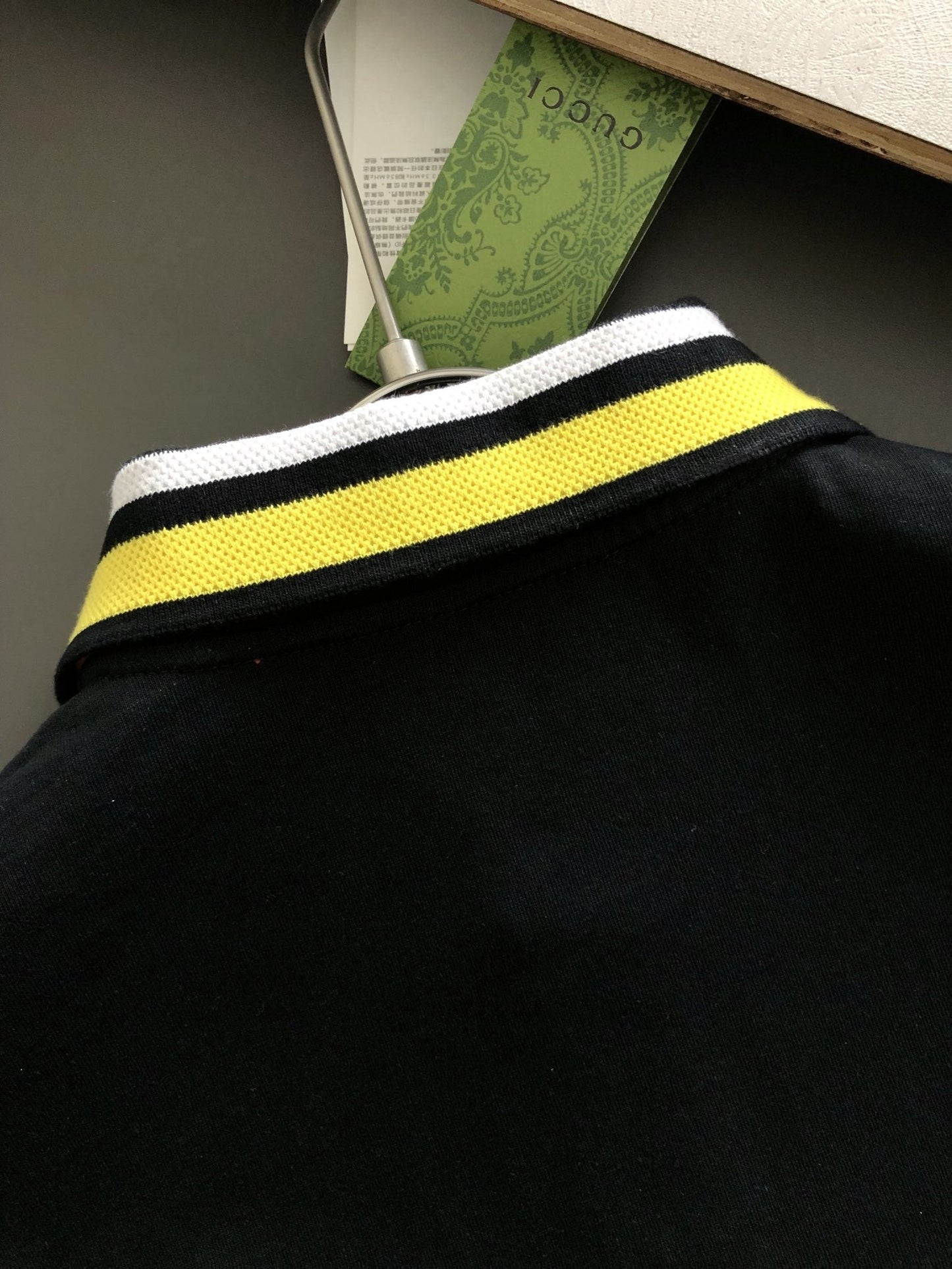 「#2857」Gucci Floral neckline embroidered polo shirt with cartoon lettering