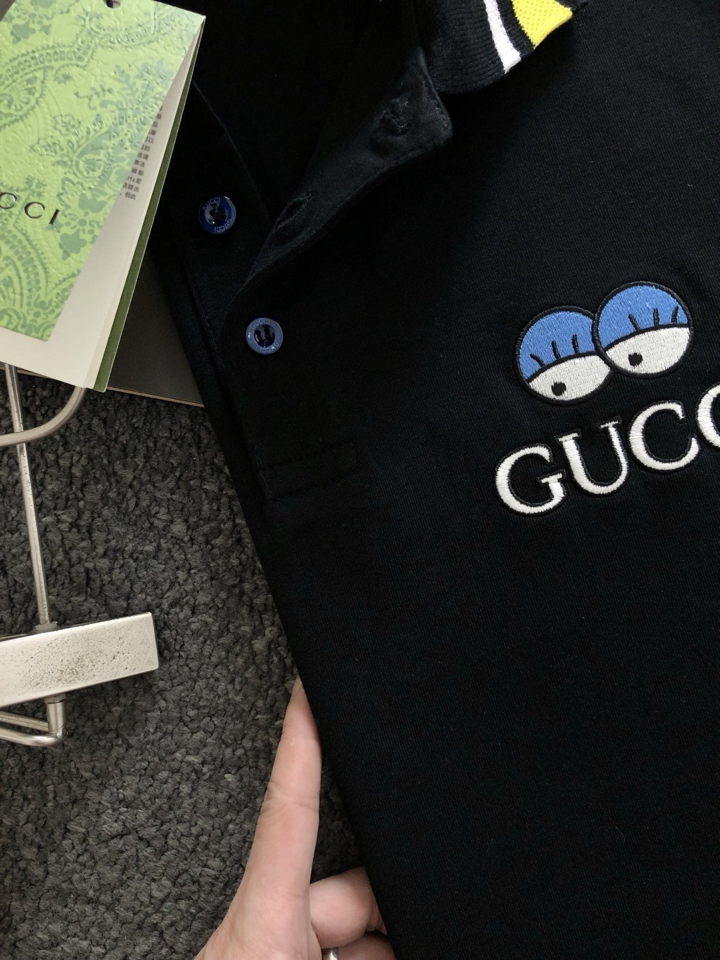 「#2857」Gucci Floral neckline embroidered polo shirt with cartoon lettering