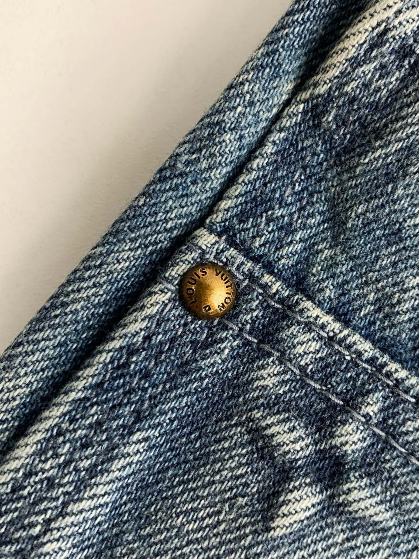 「#2884」LOUIS VUITTON Jean shorts