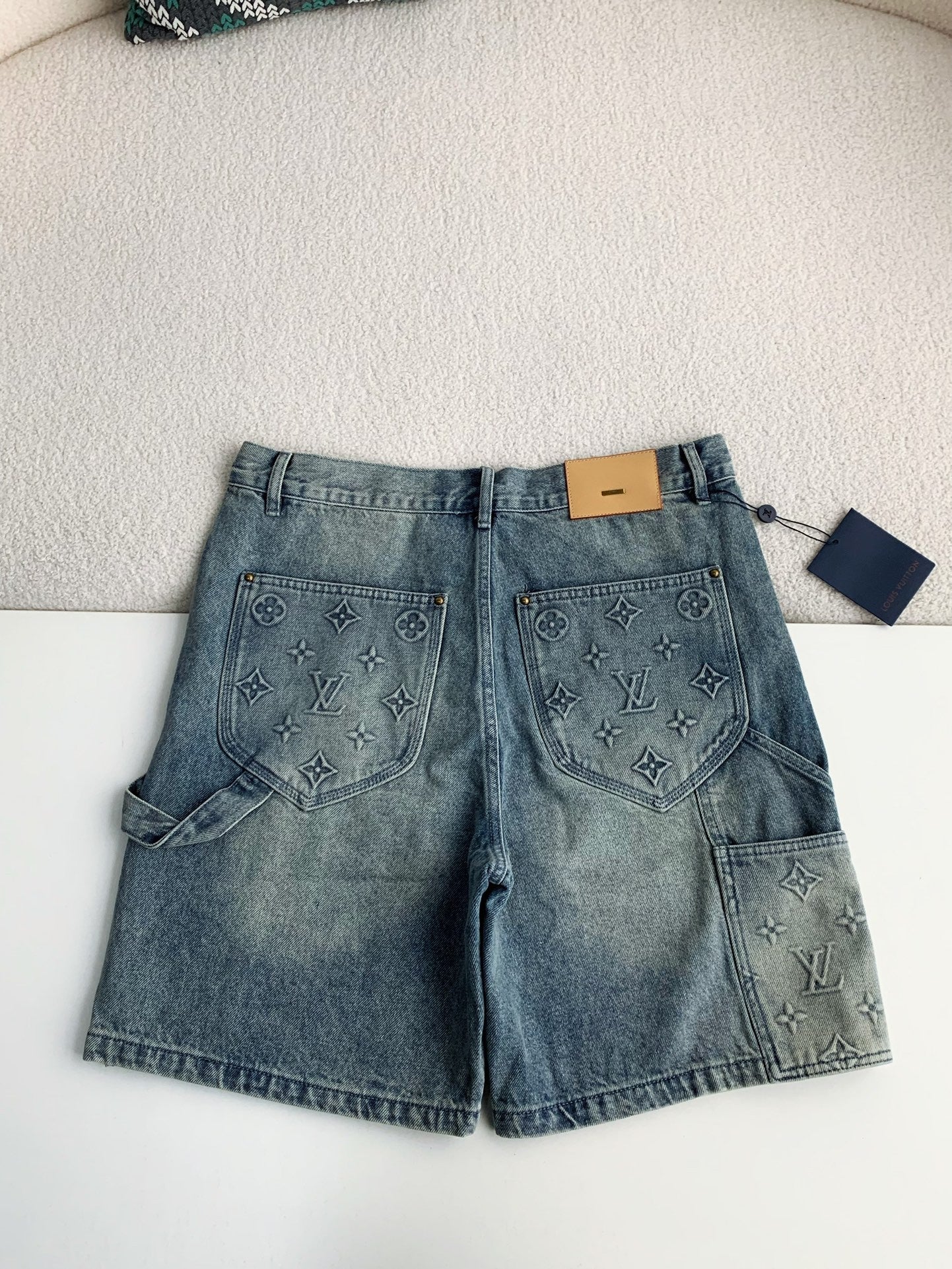 「#2884」LOUIS VUITTON Jean shorts