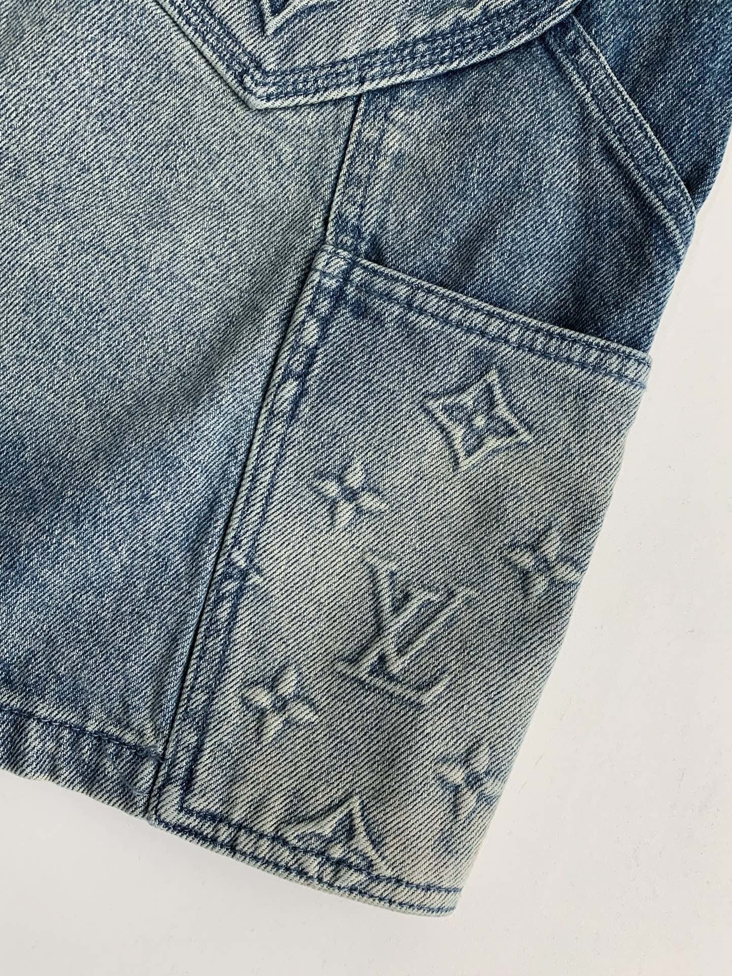 「#2884」LOUIS VUITTON Jean shorts