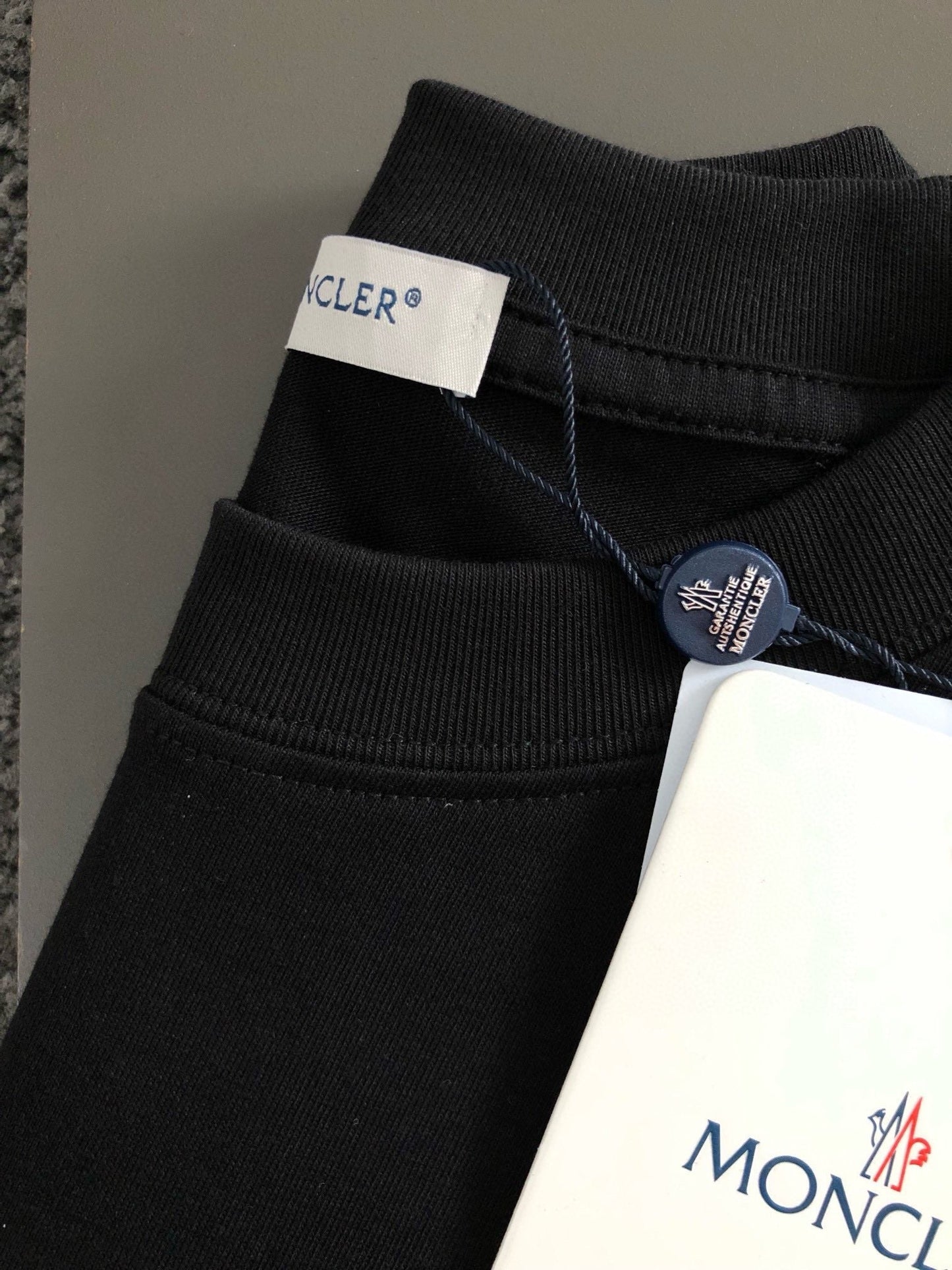 「#3247」MONCLER Silver-plated with bright lettering-shirt